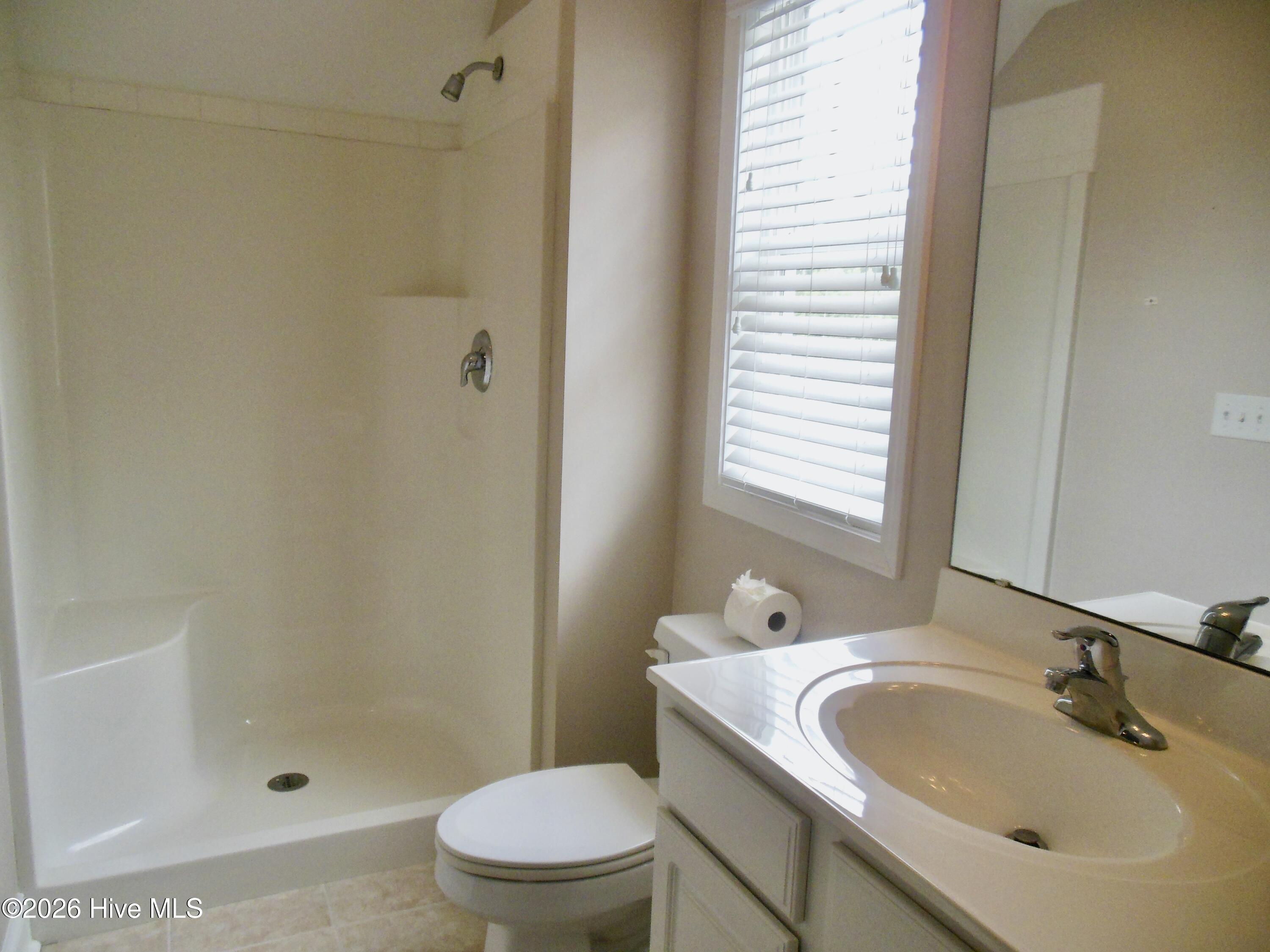 100570032 | Photo 24