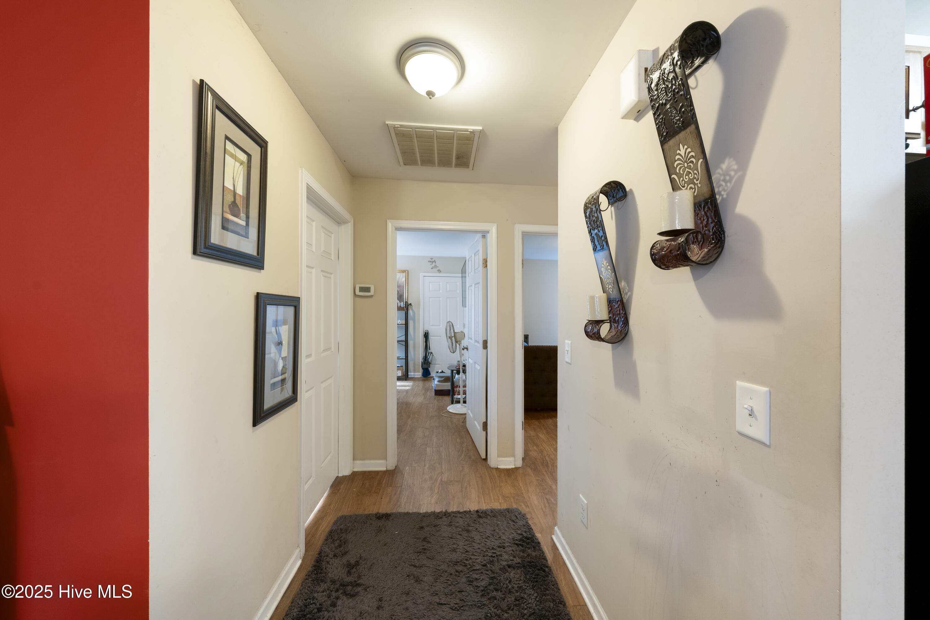 100535915 | Photo 12