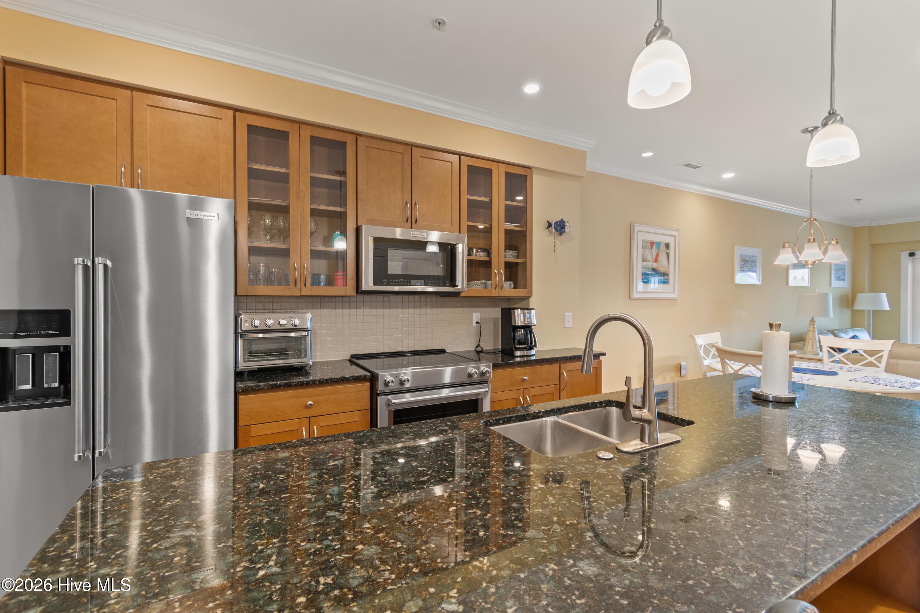 100566175 | Photo 13