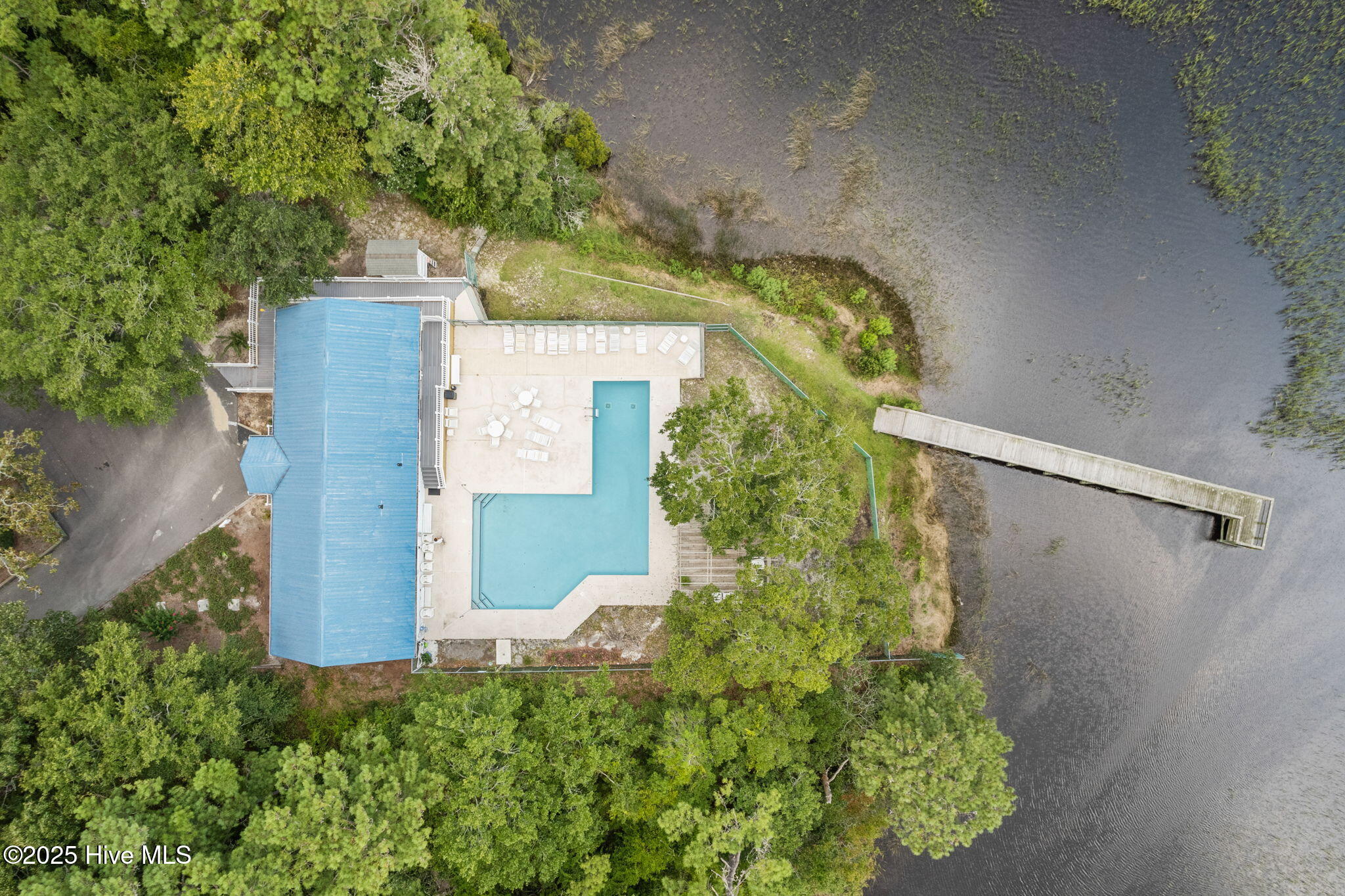 100542224 | Photo 12