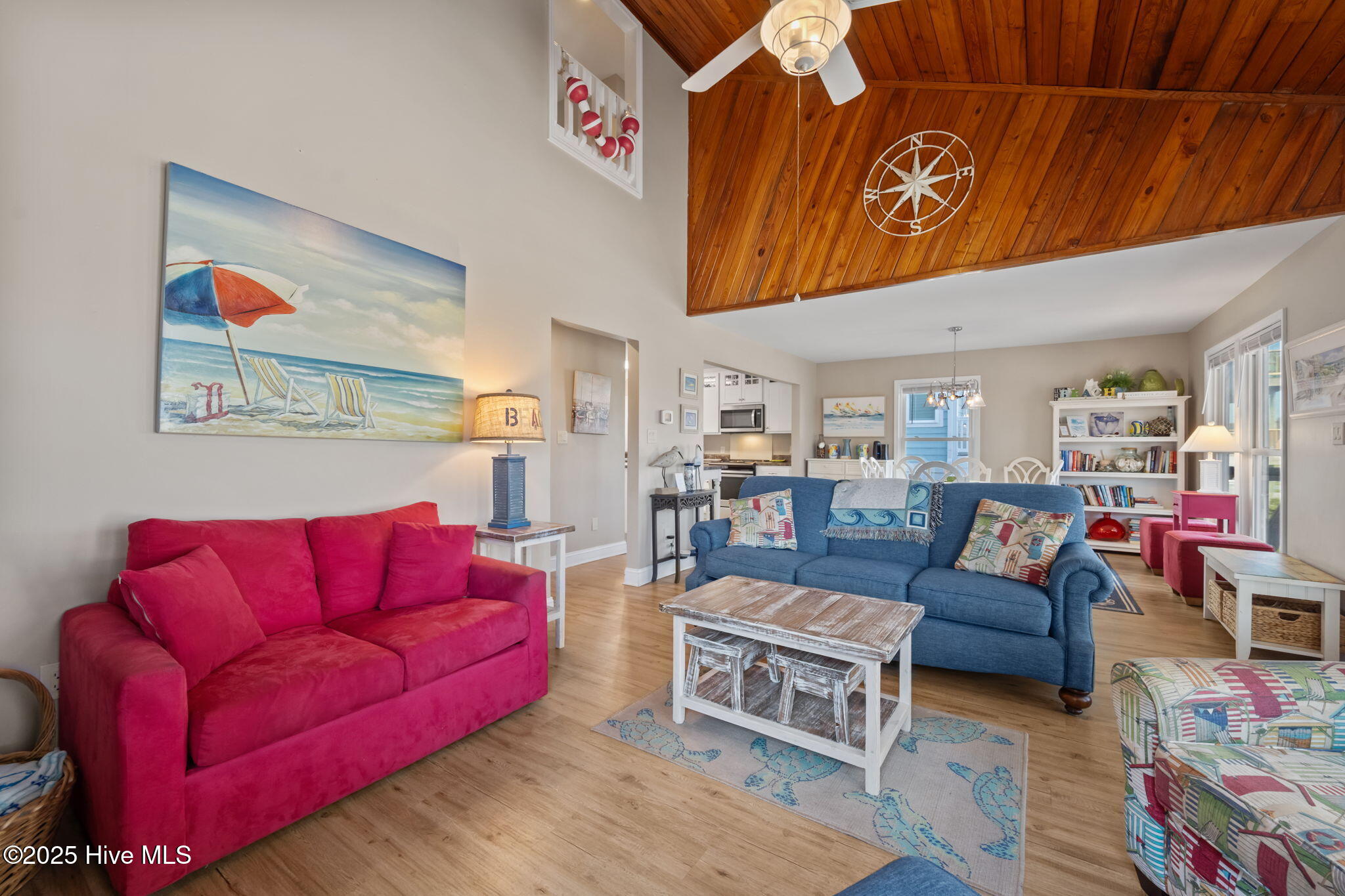 100538704 | Photo 33