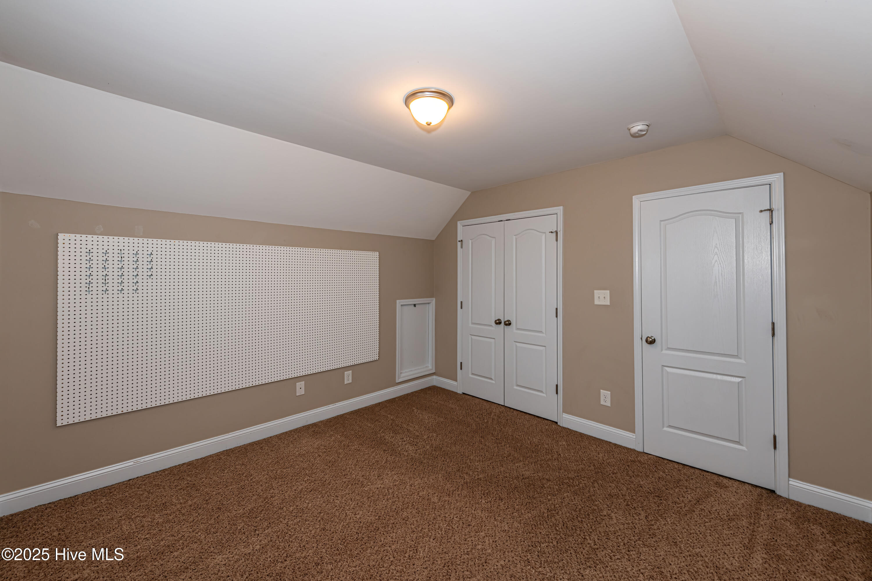 100546682 | Photo 68