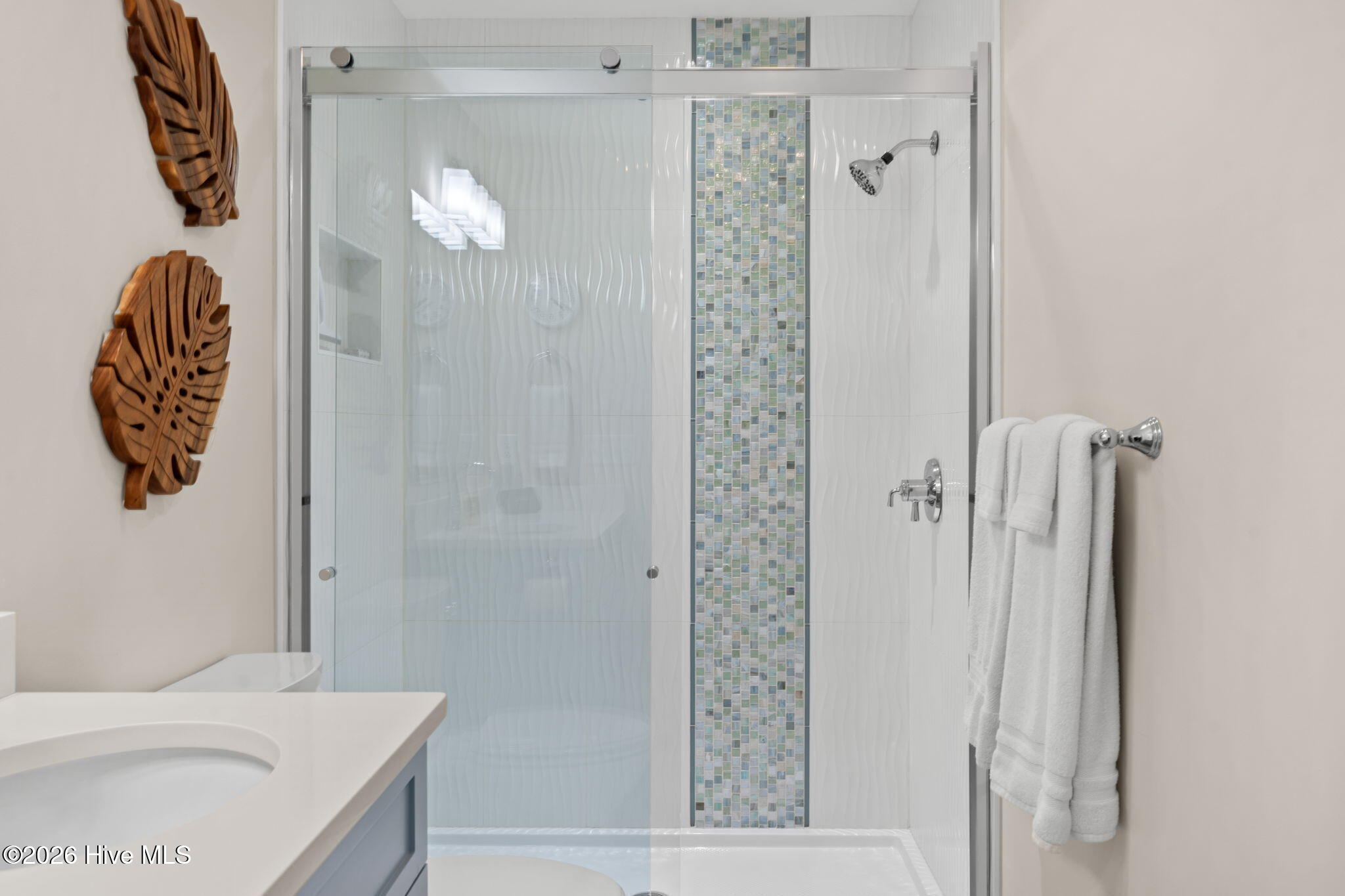 100562646 | Photo 25