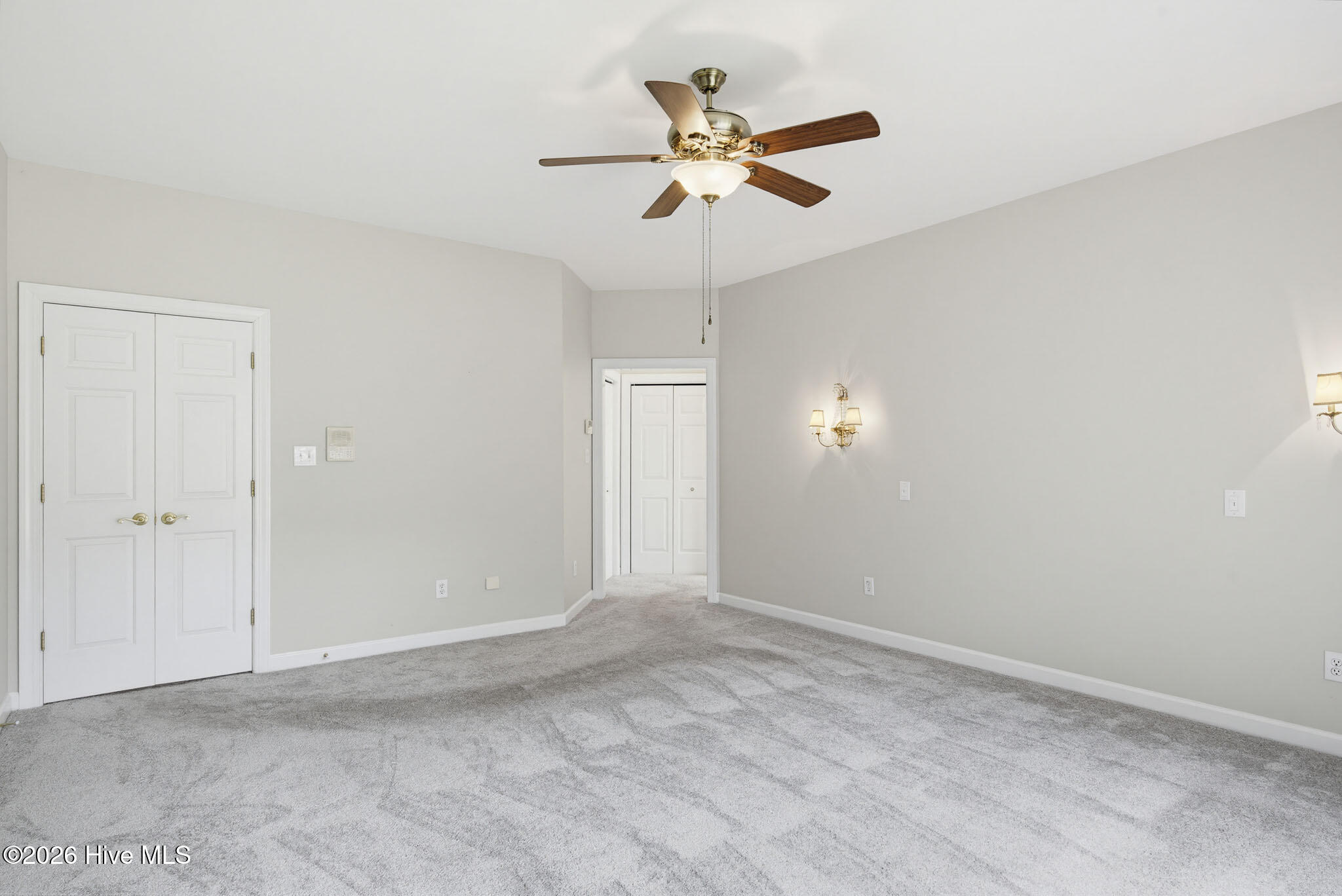 100570266 | Photo 30