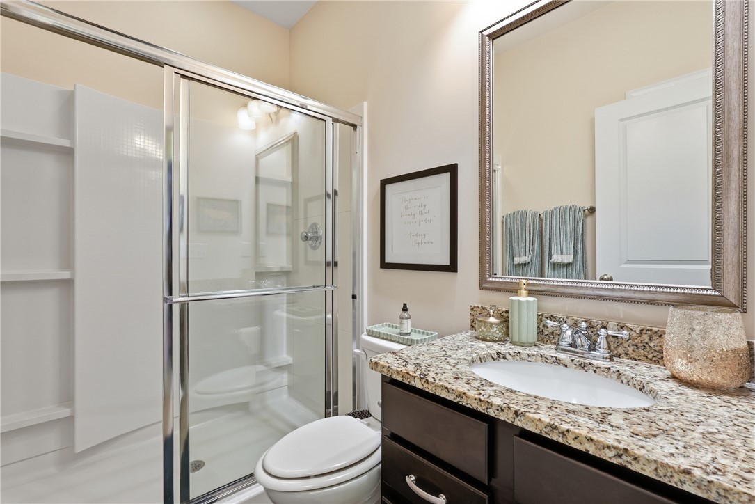 Full Bathroom 1/3