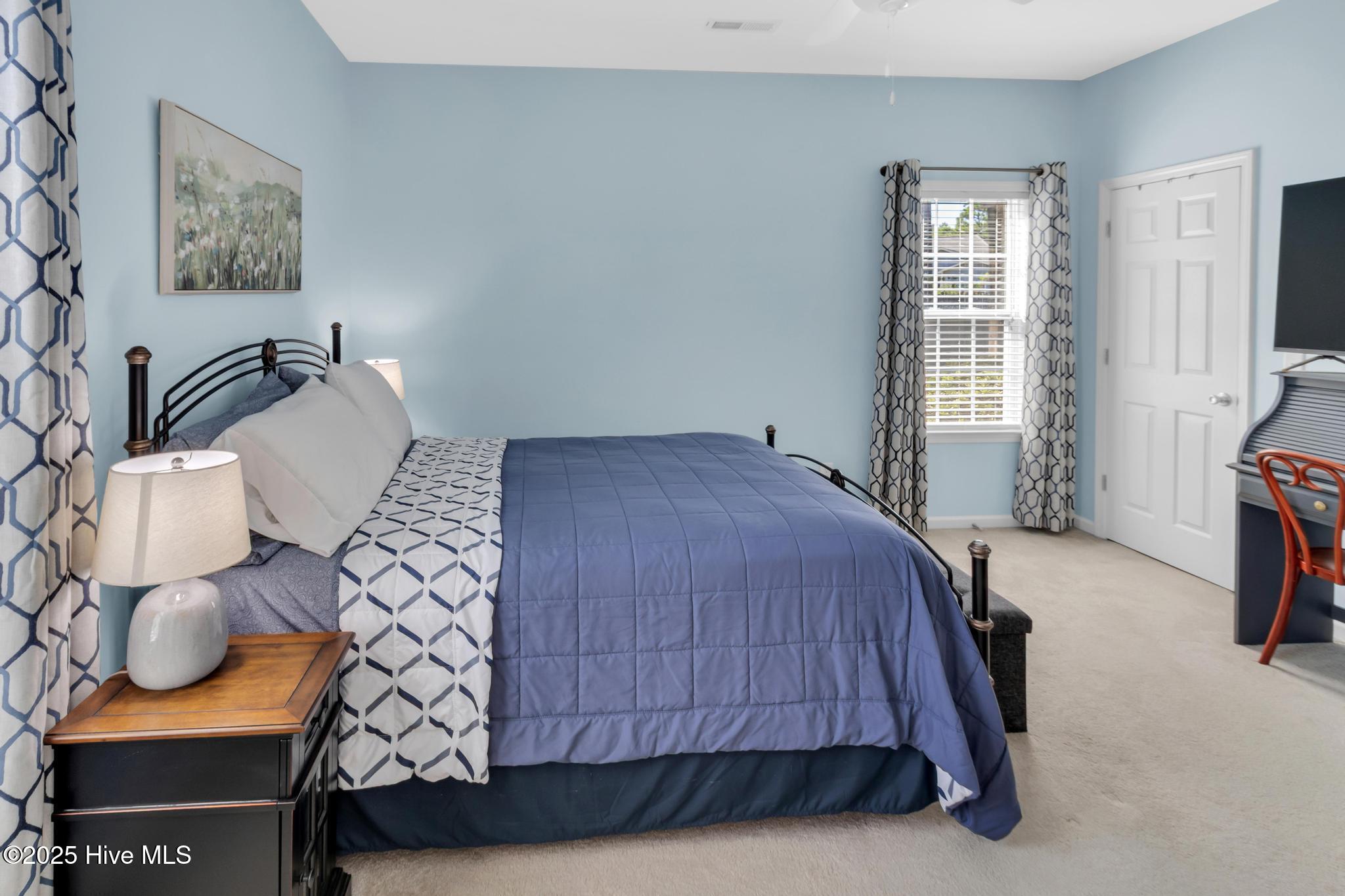 100532898 | Photo 30