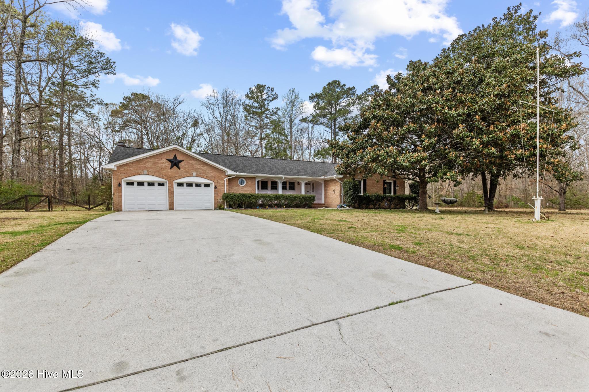 100560657 | Photo 38