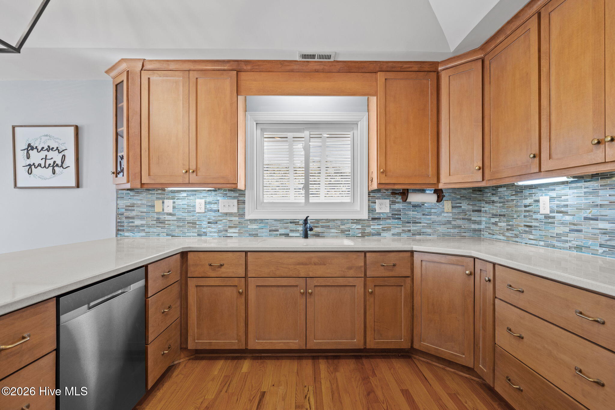 100554841 | Photo 15