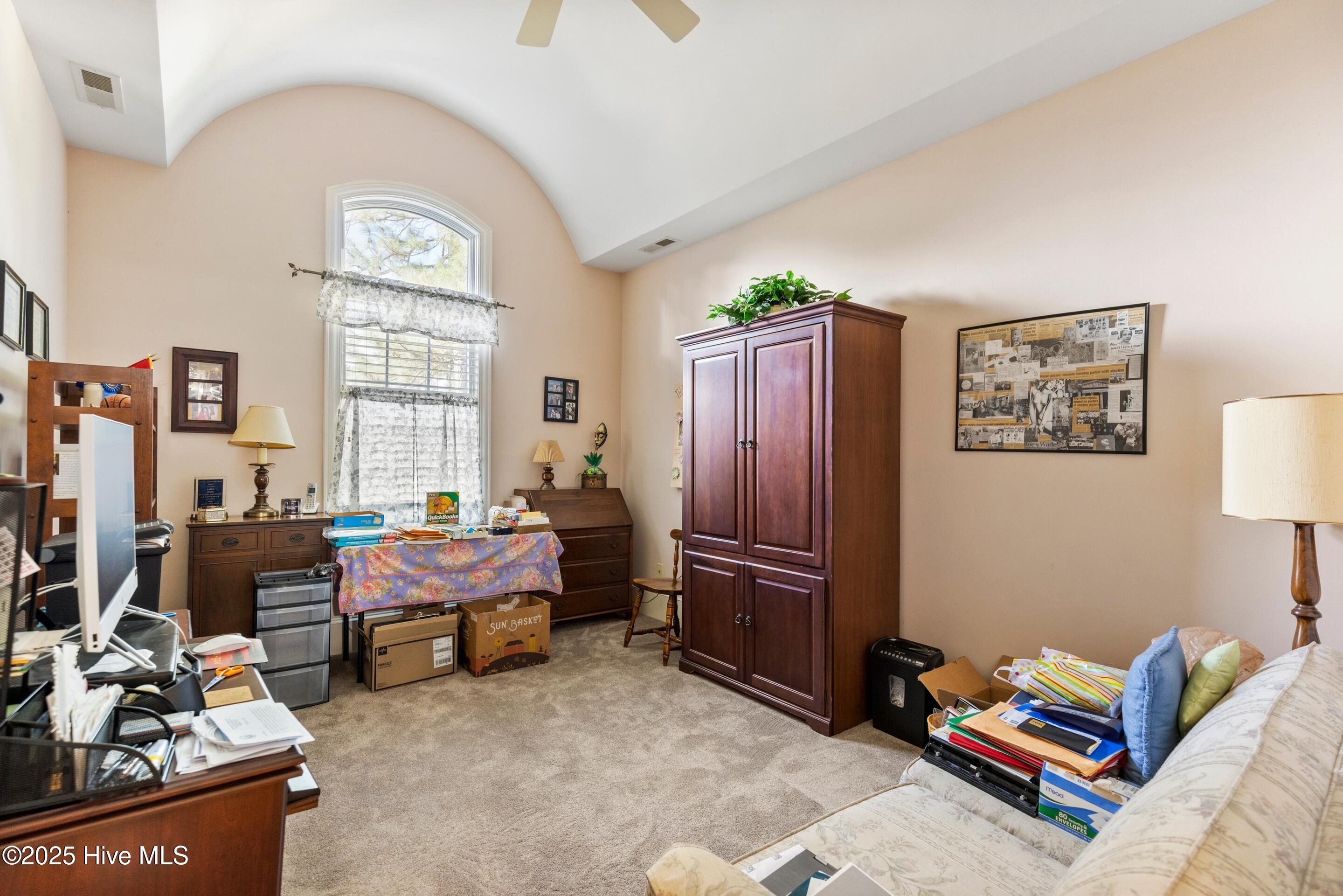 100536994 | Photo 36