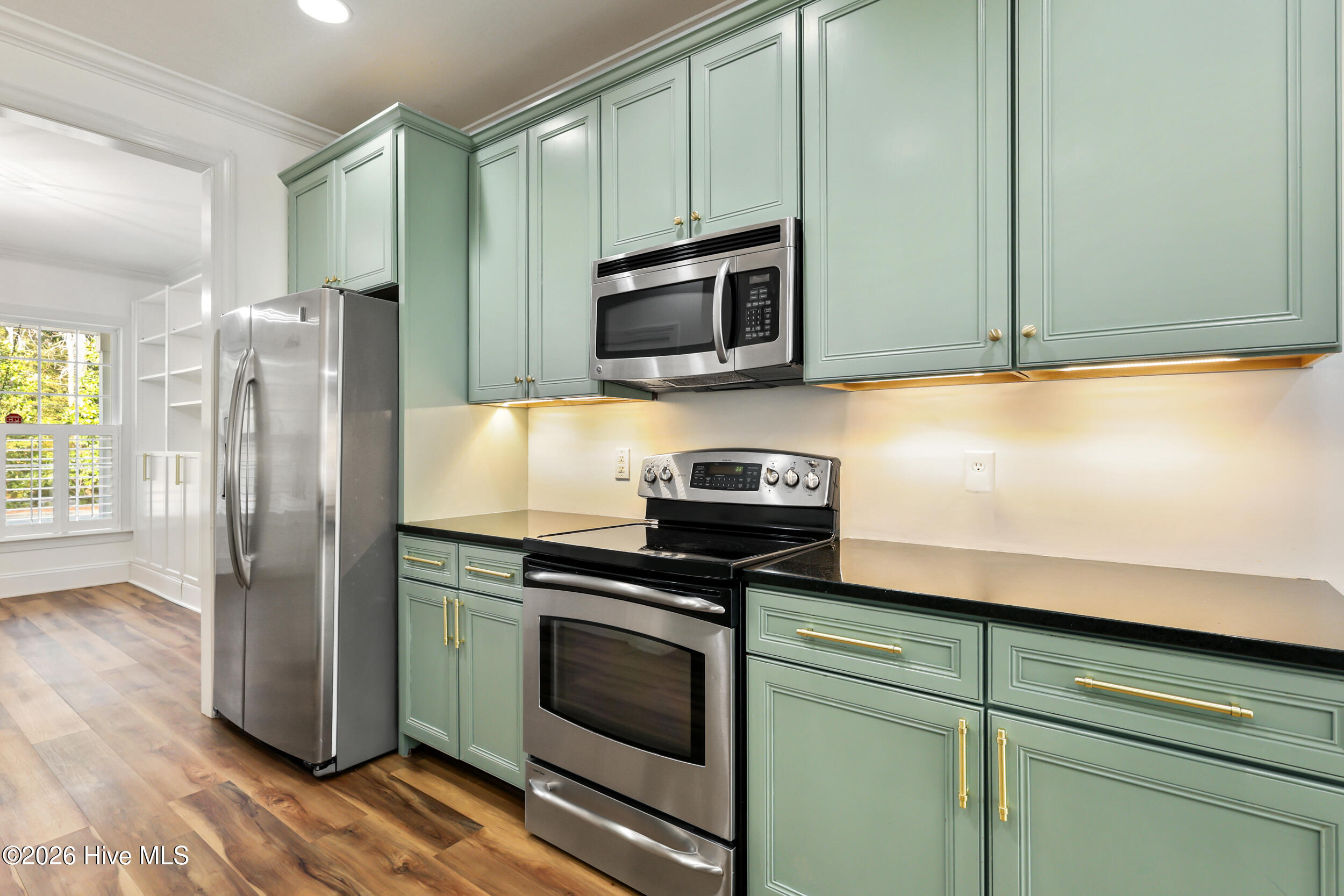 100547349 | Photo 21