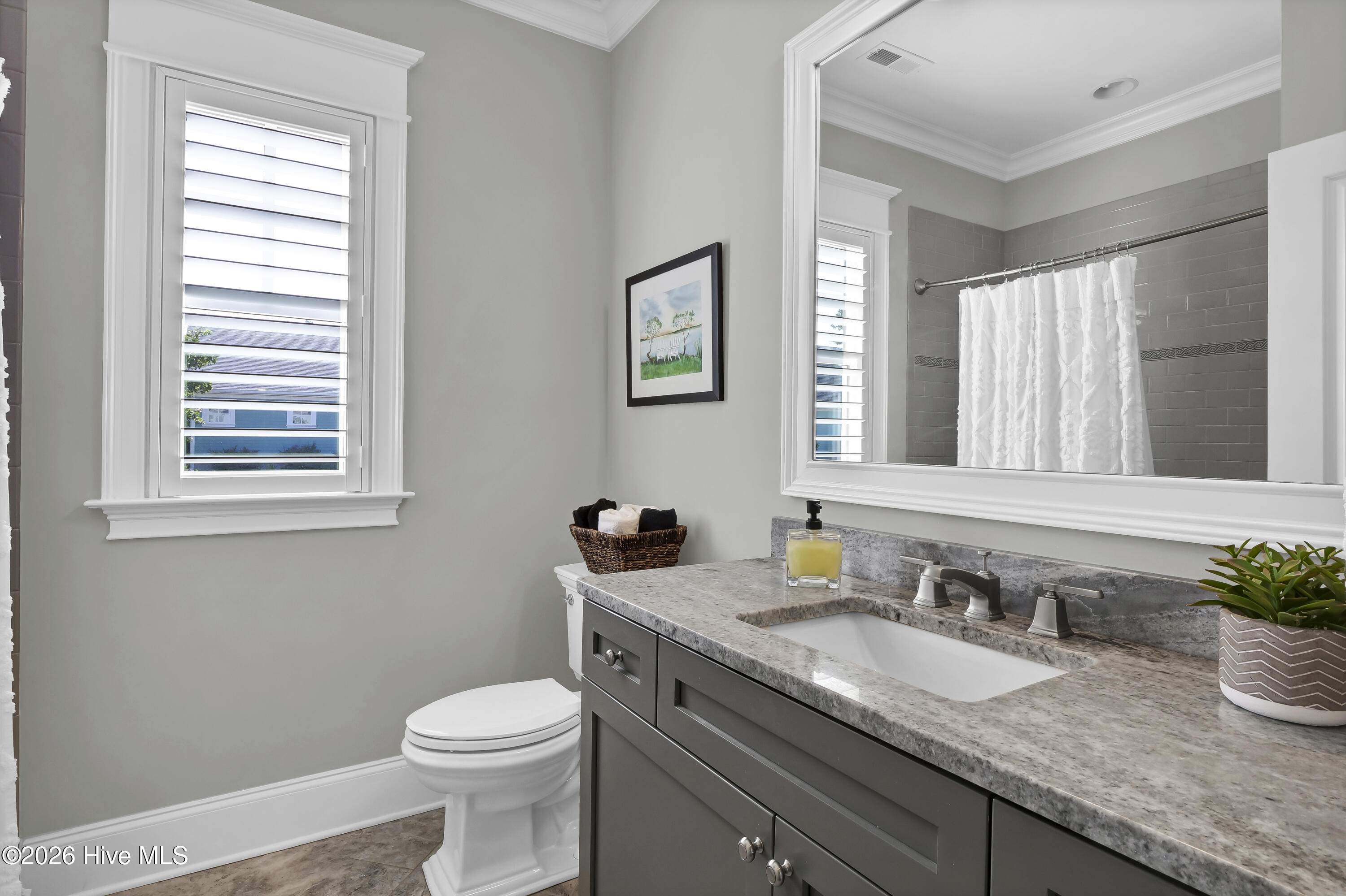 100569148 | Photo 34