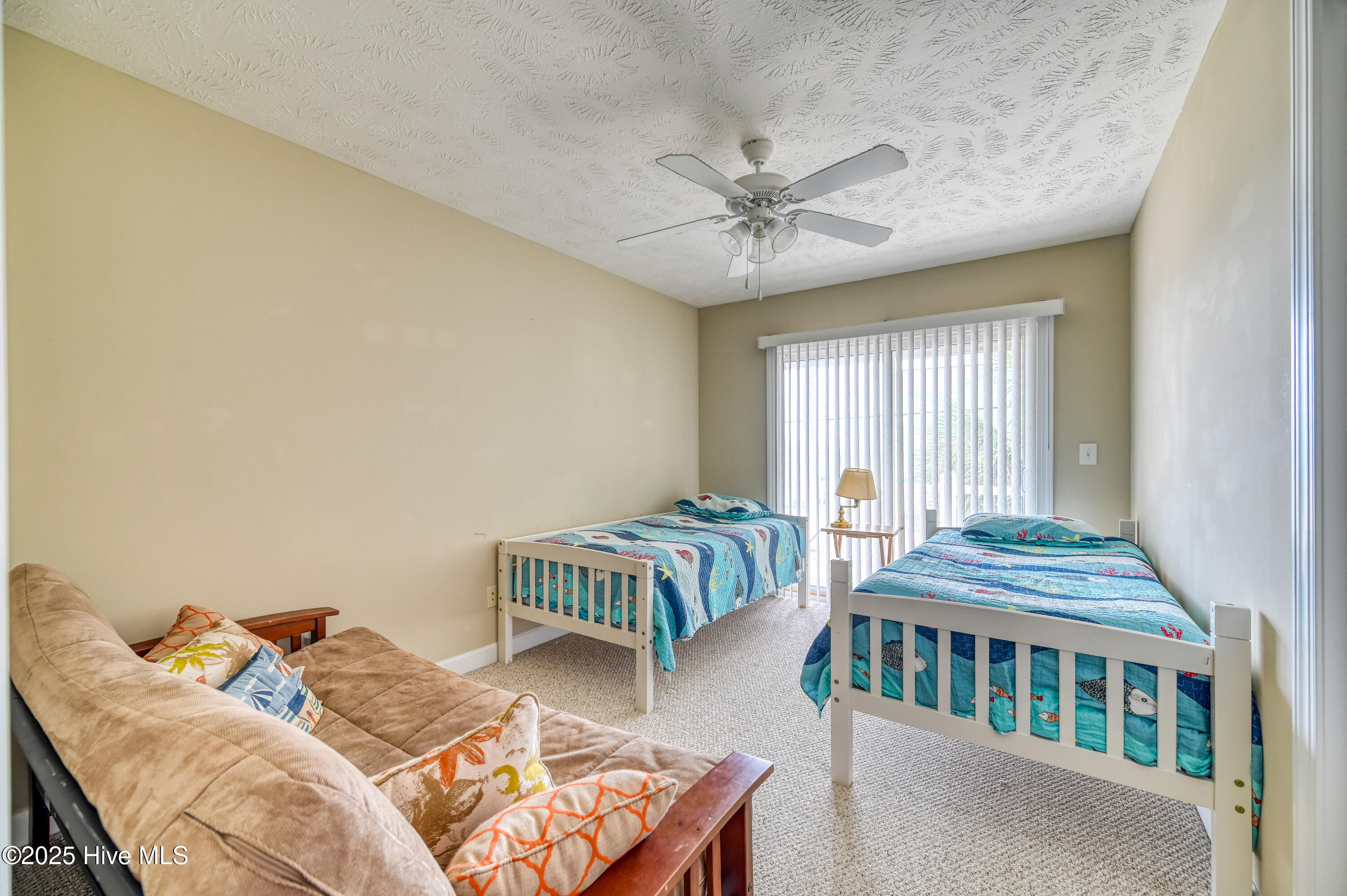 100502638 | Photo 35