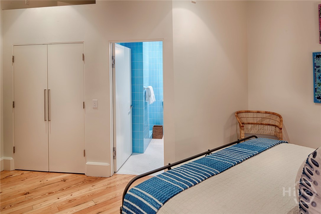 232 E Broughton Street, Savannah, GA, 31401