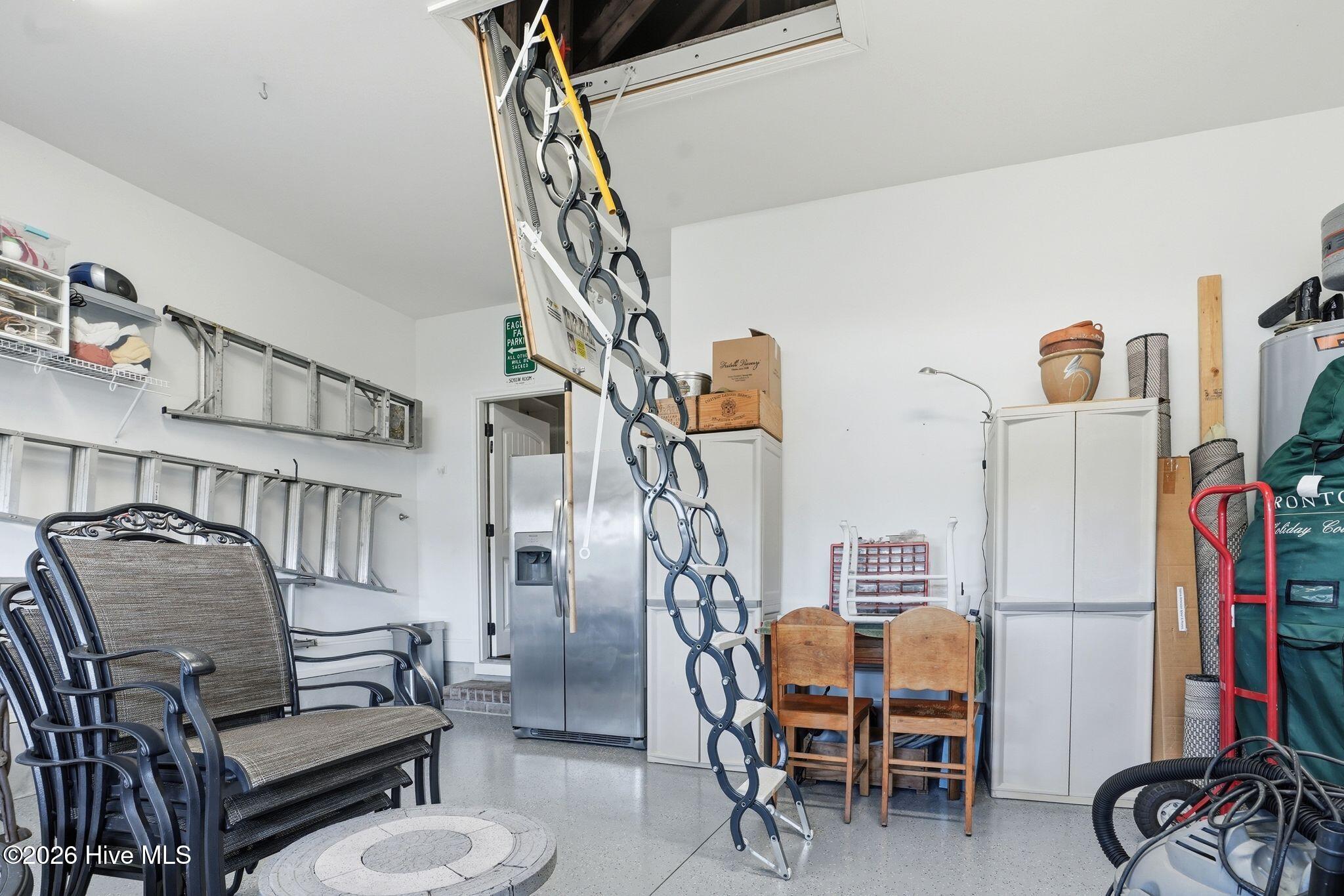 100559439 | Photo 69