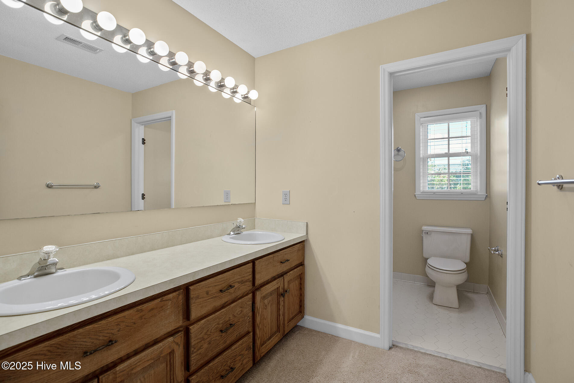 100541648 | Photo 41