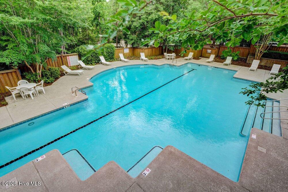 100563966 | Photo 85