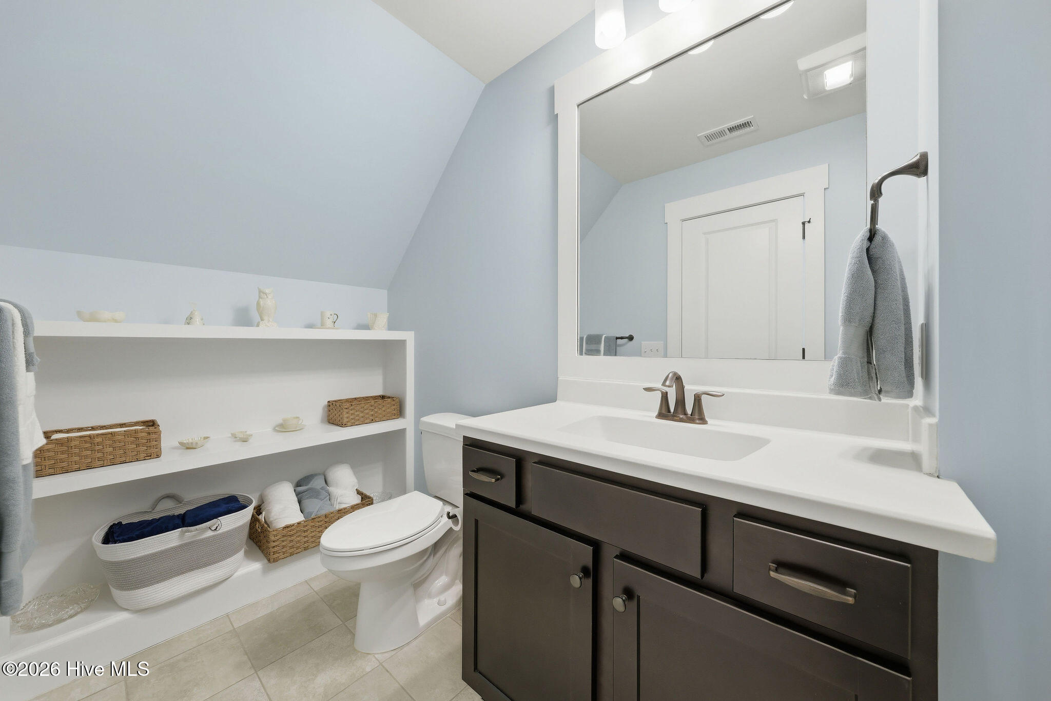 100563234 | Photo 32