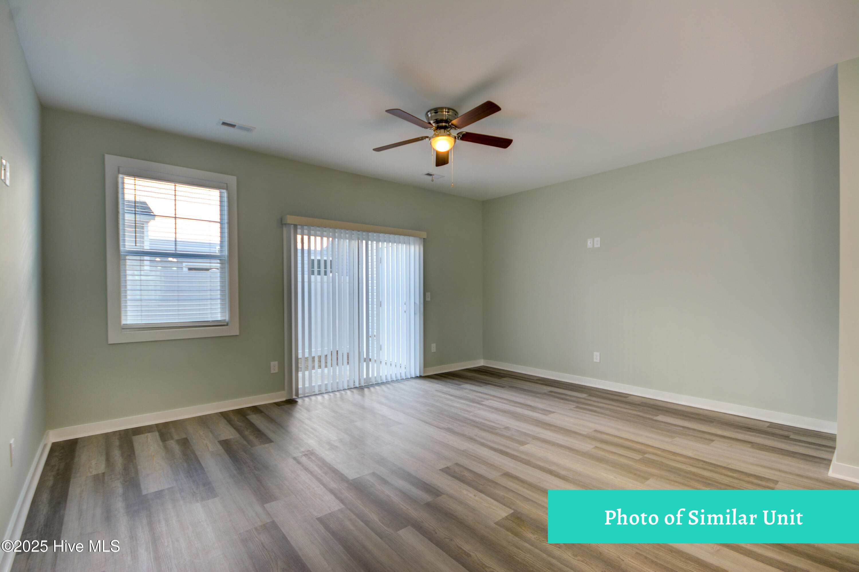 303 Starfish Lane, Sneads Ferry, NC 28460 – photo 12: Living Room
