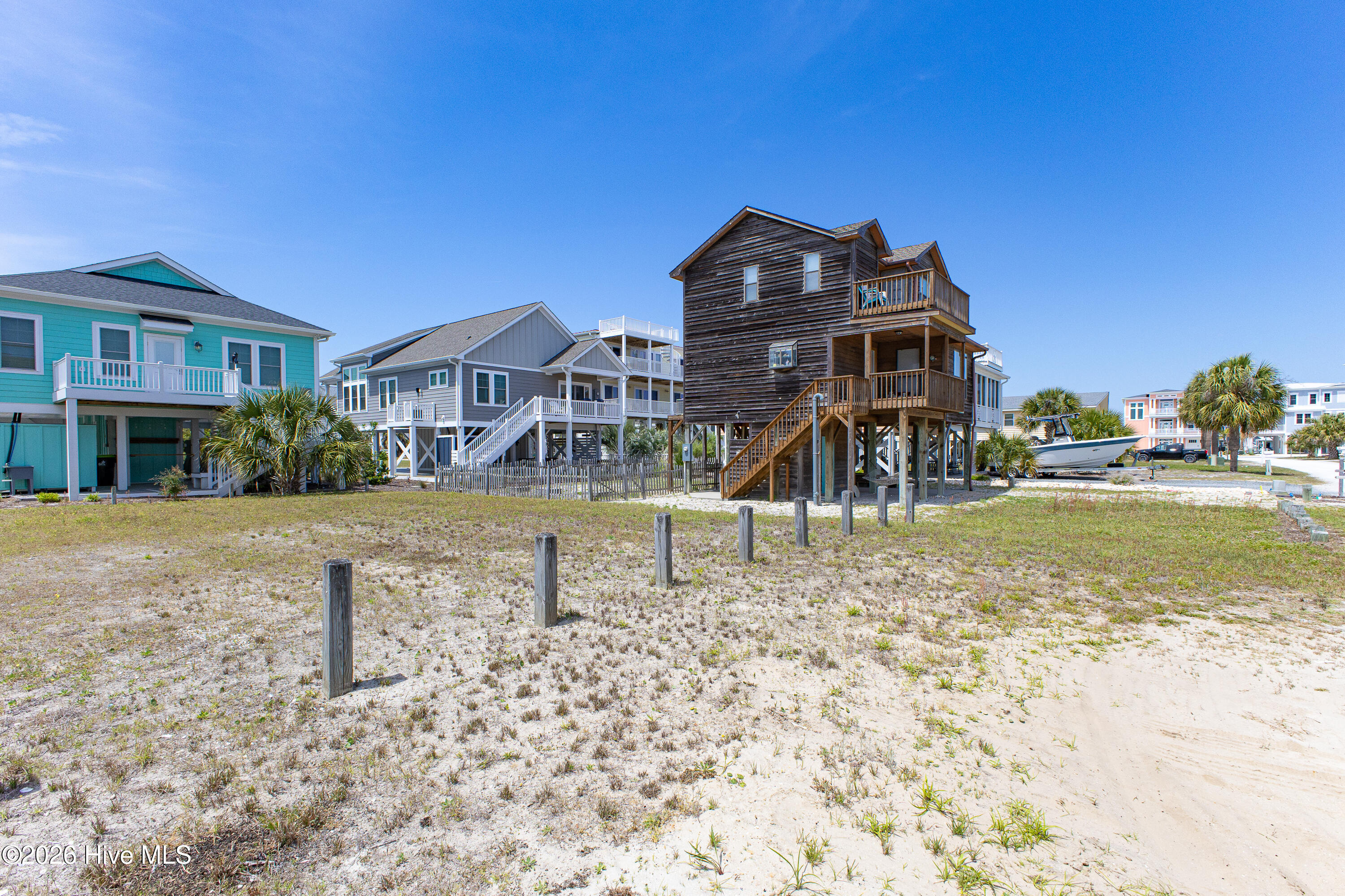 100569285 | Photo 19