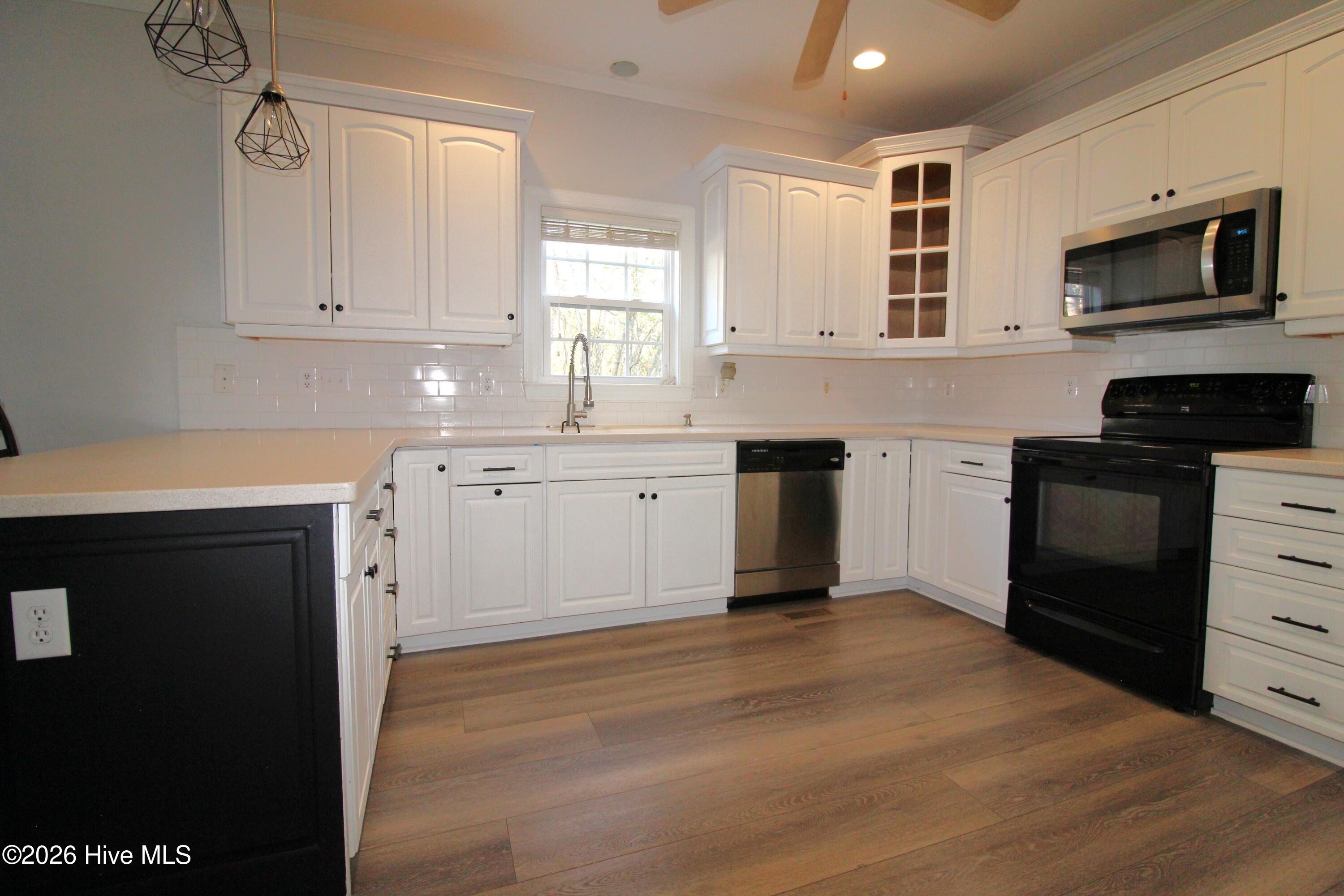 100538724 | Photo 18