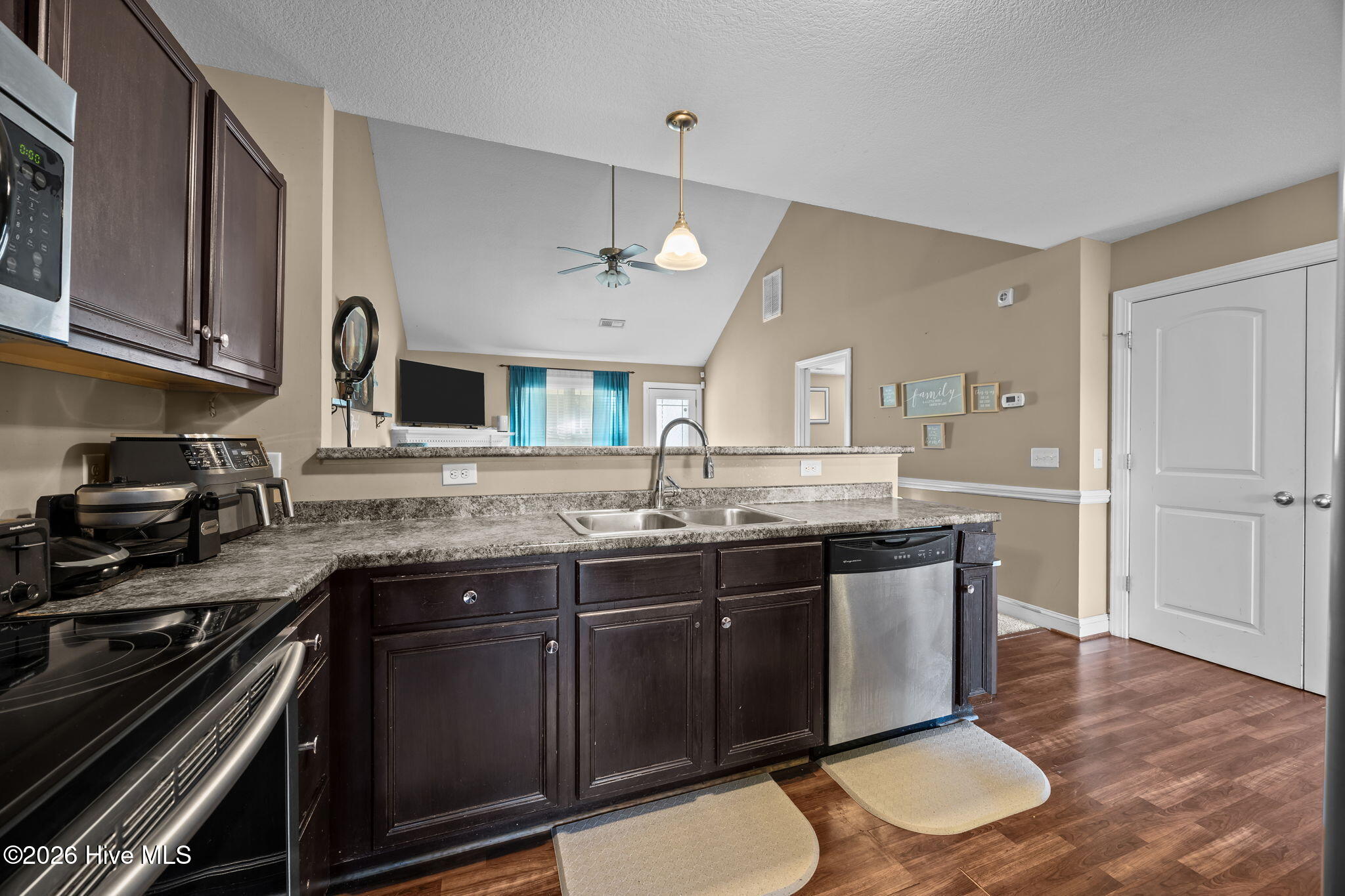 2204 Sweet Bay Drive UNIT B, Greenville, NC, 27834