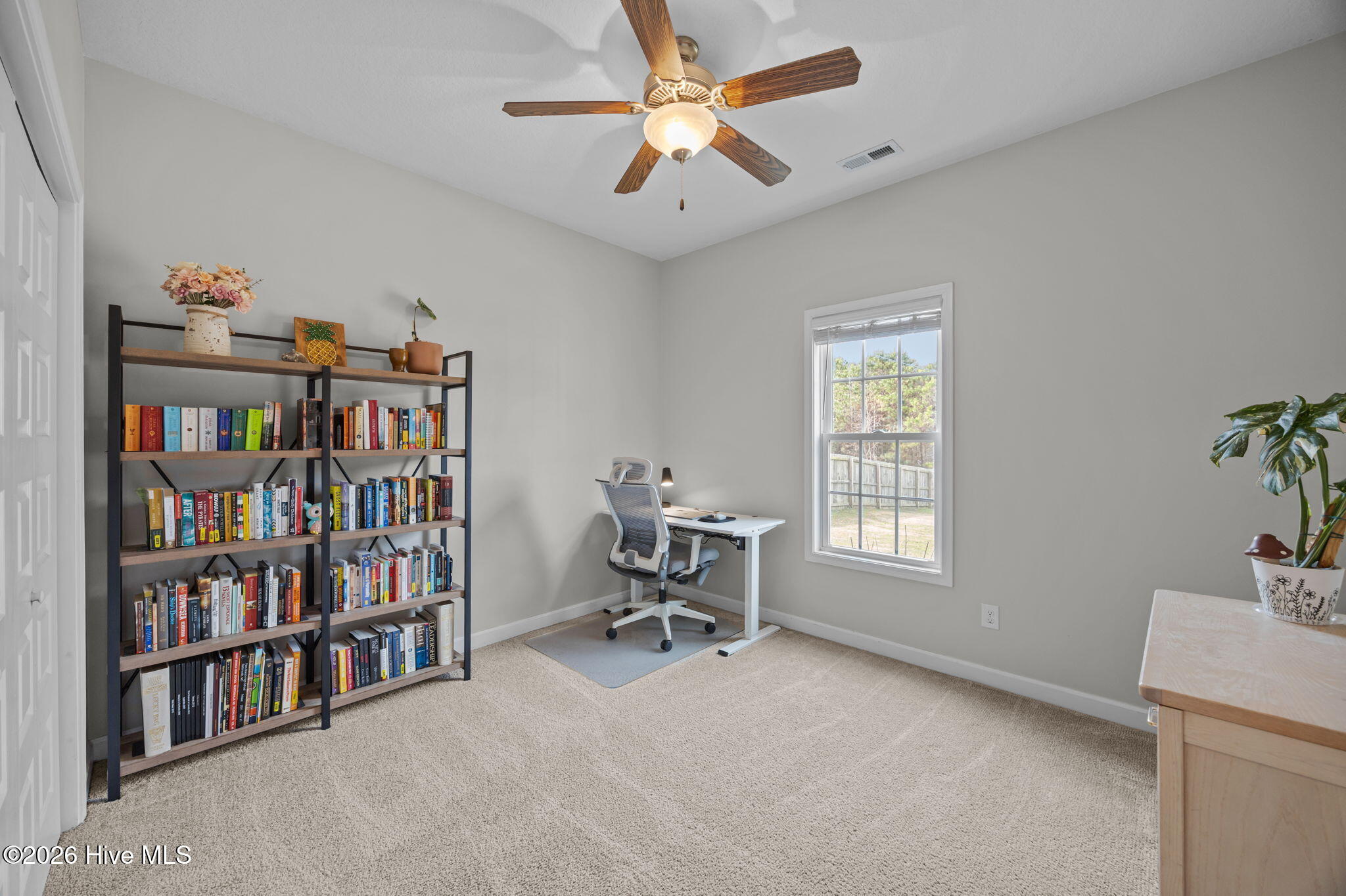 100557380 | Photo 23