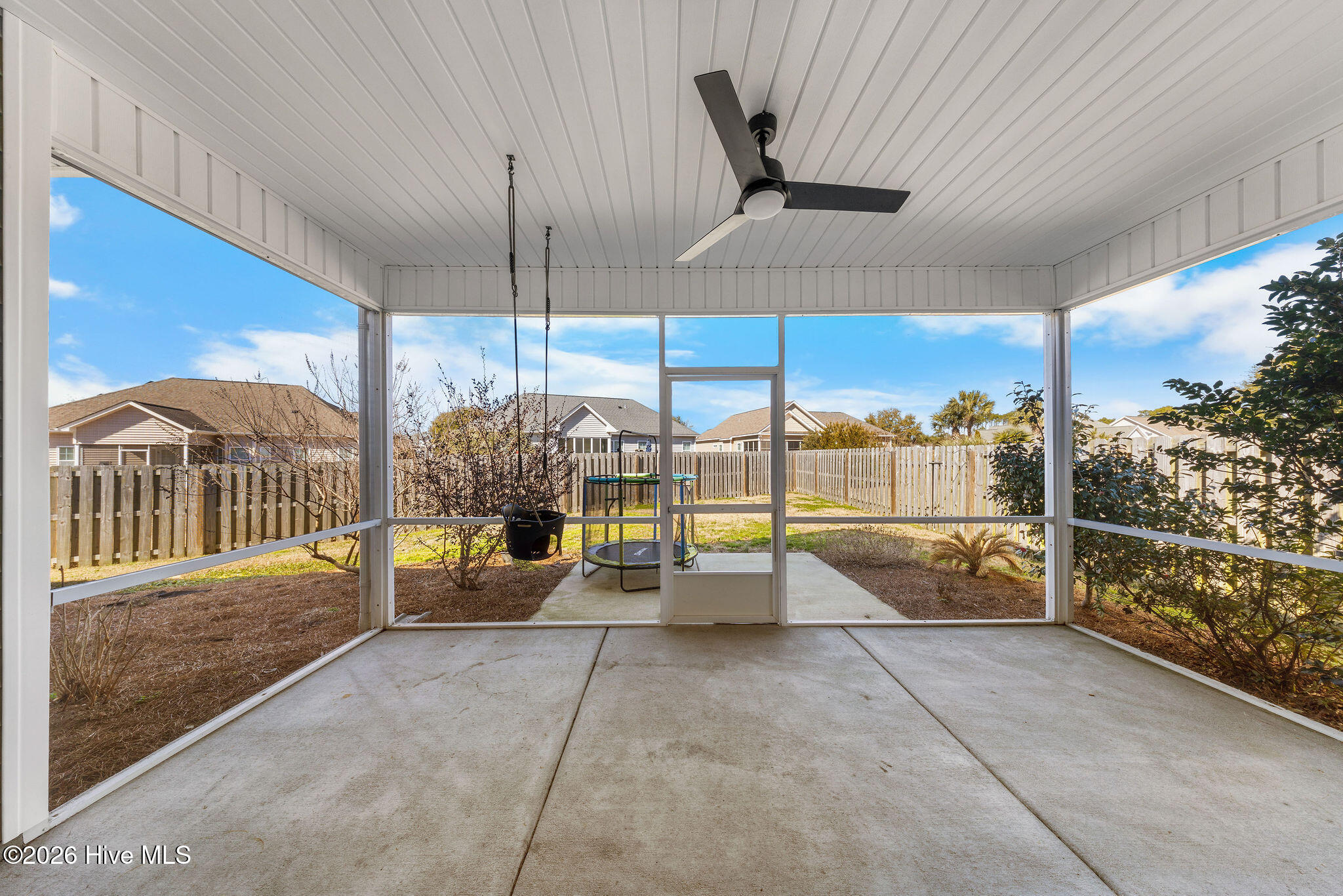 100554608 | Photo 15