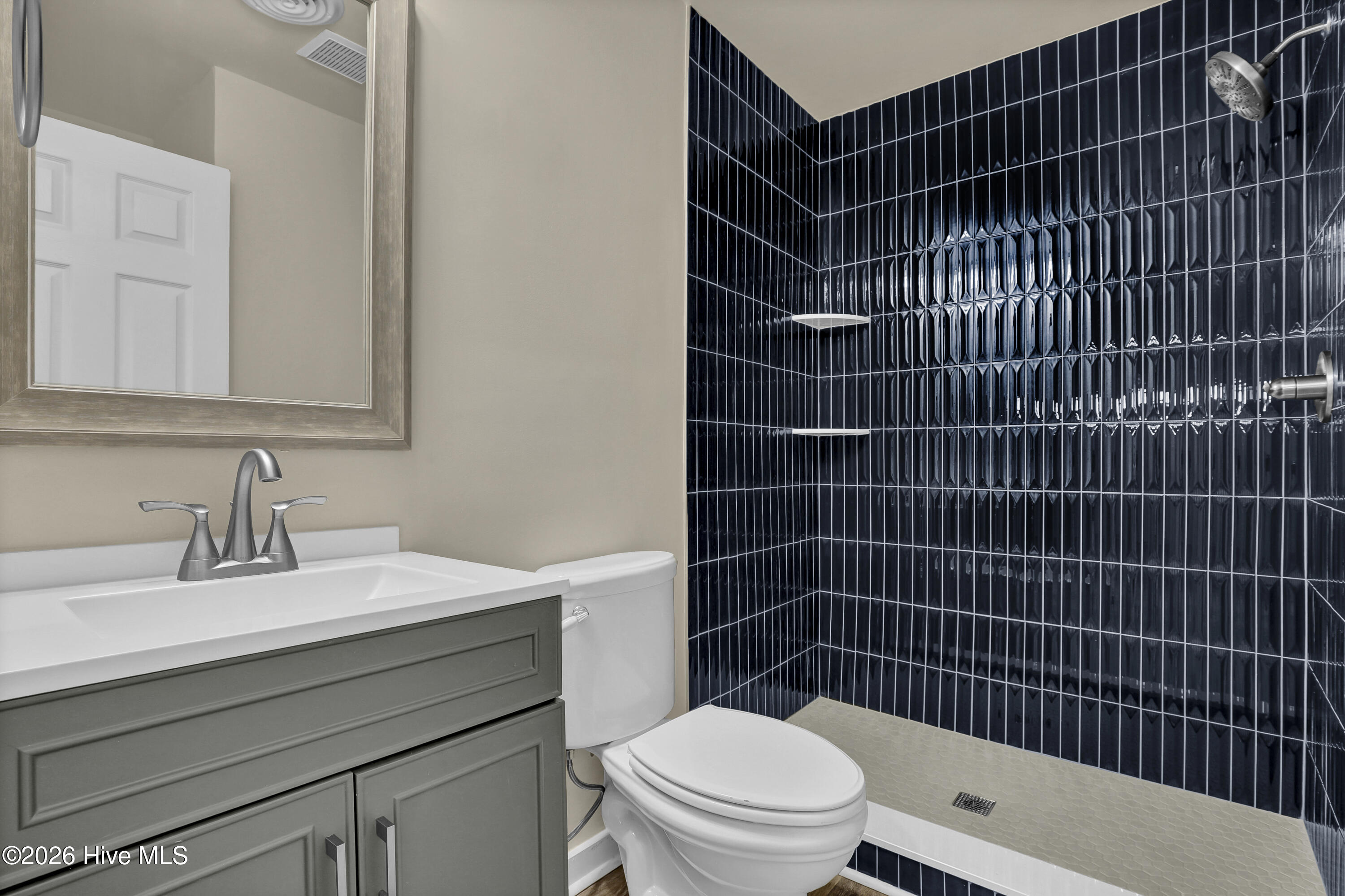 100564662 | Photo 13