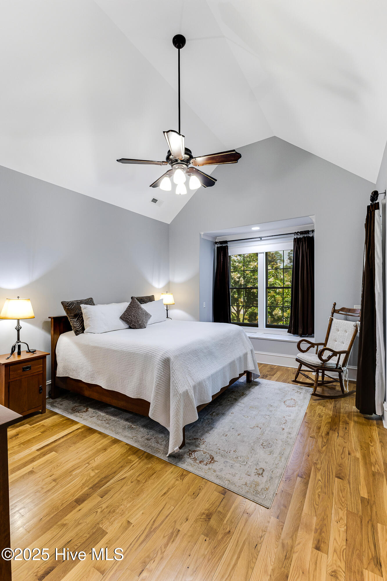 100519190 | Photo 19