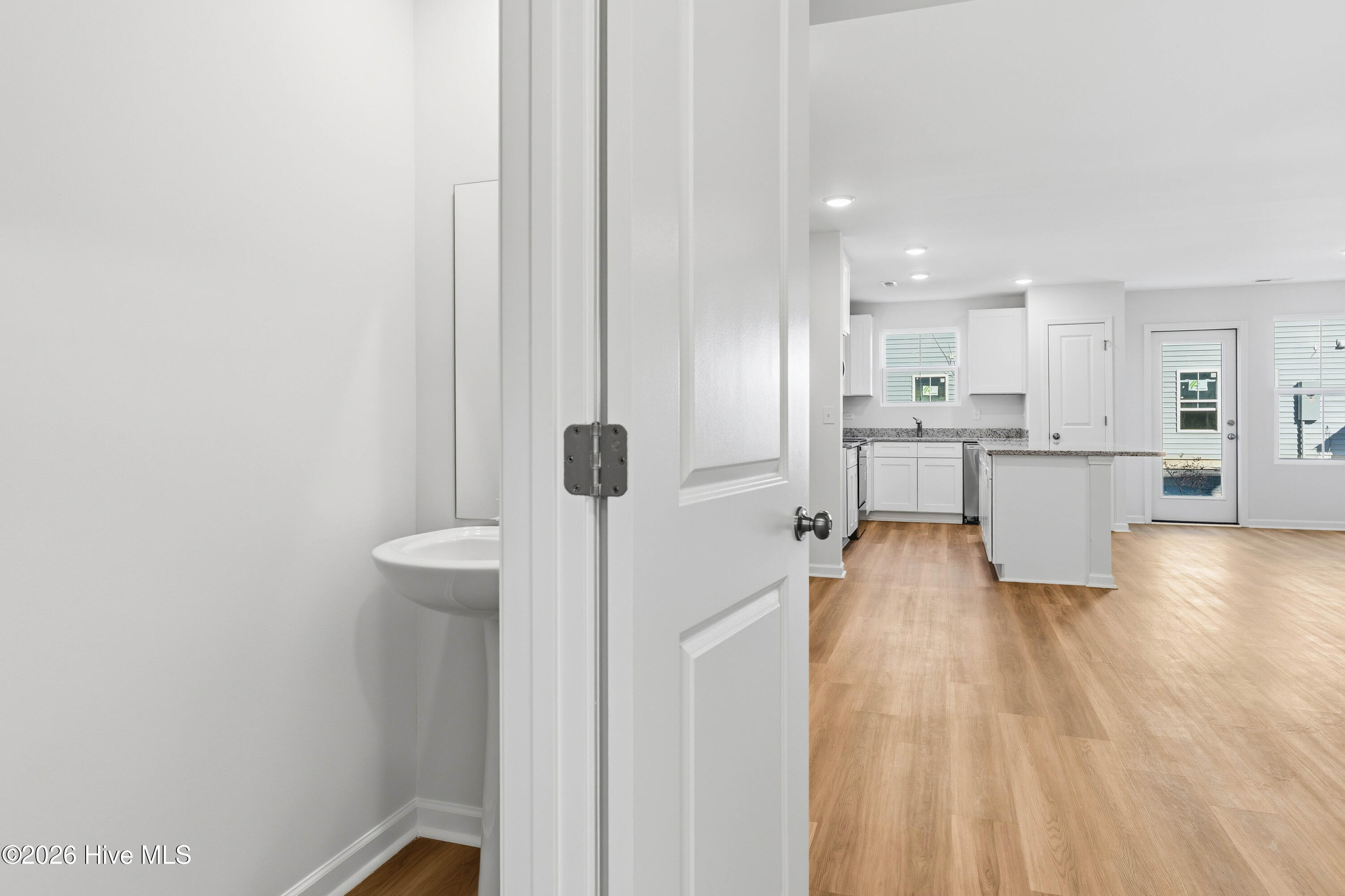 100579724 | Photo 4