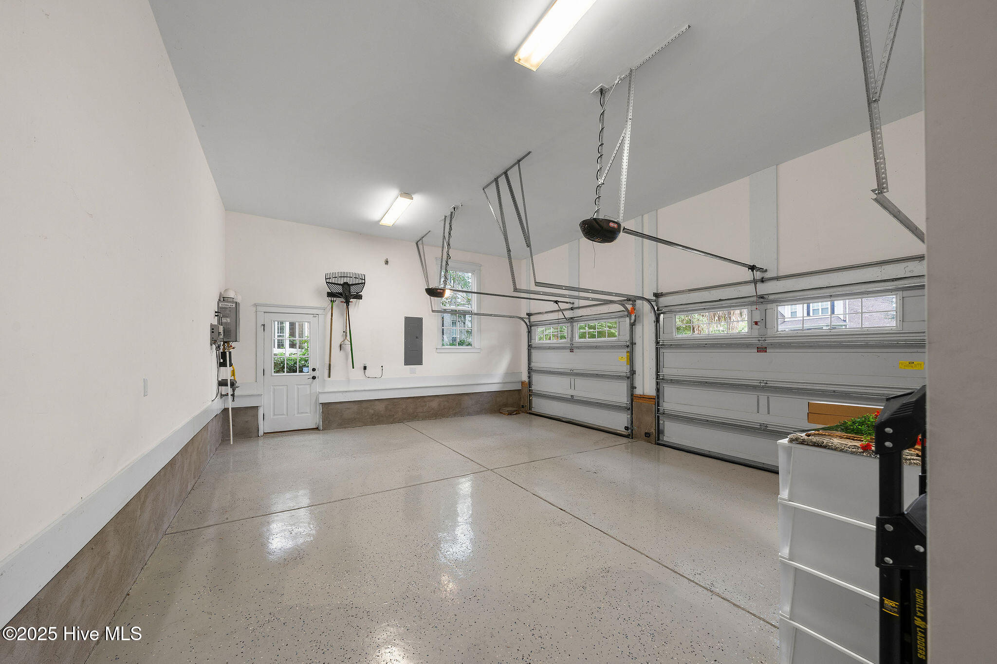 100536544 | Photo 68