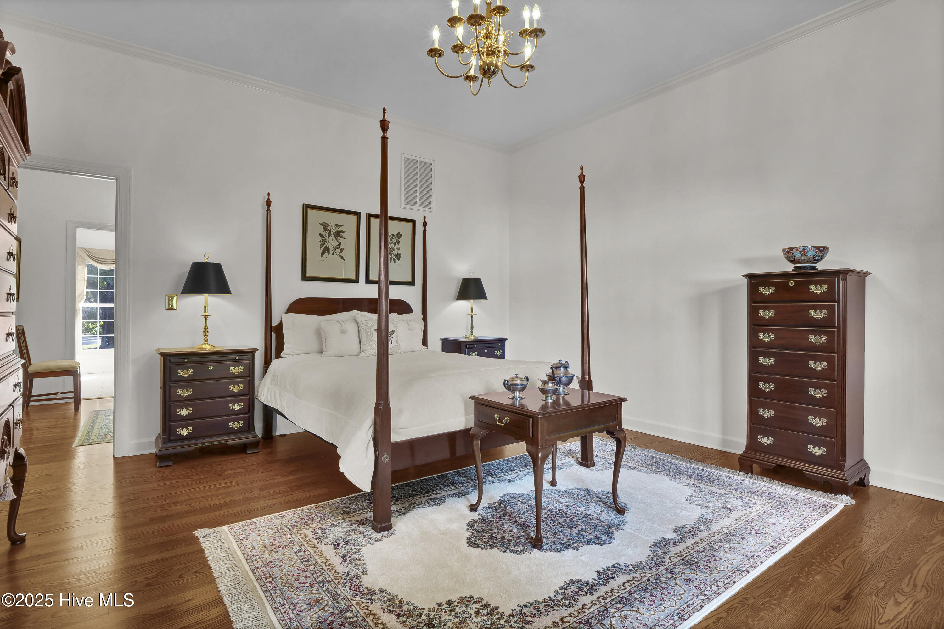 100541341 | Photo 36