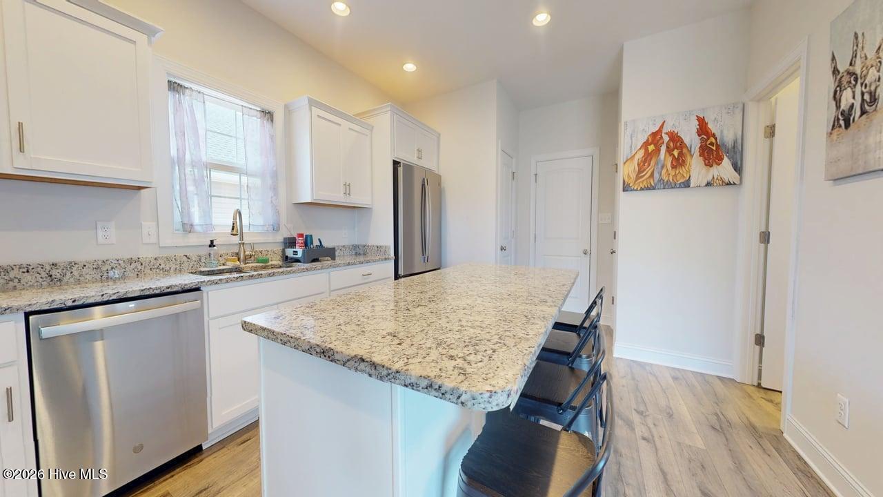 100559216 | Photo 24