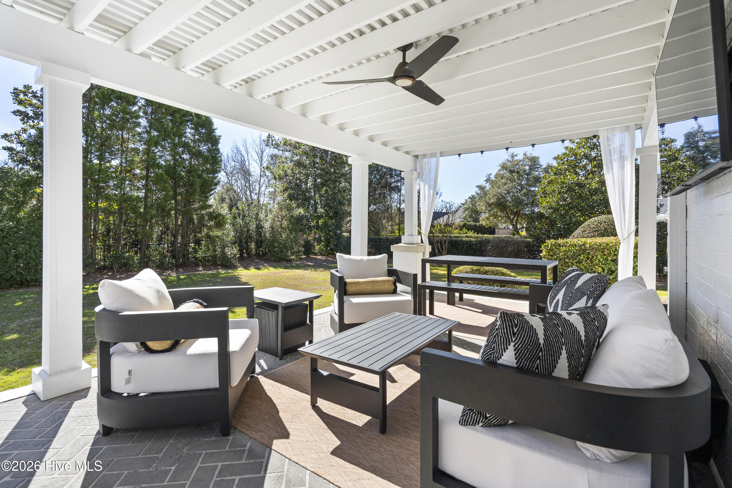 100552221 | Photo 44