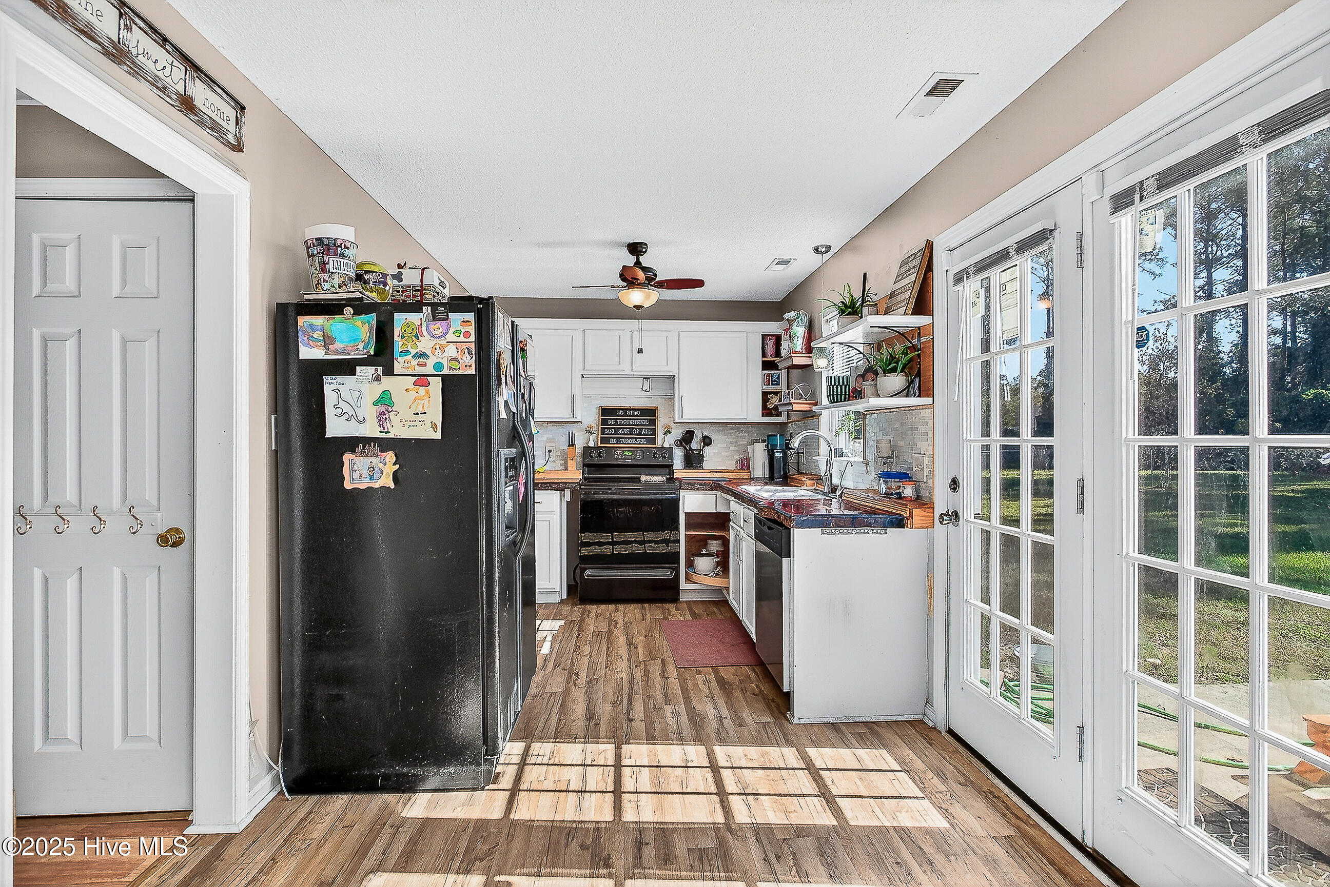 100539174 | Photo 12