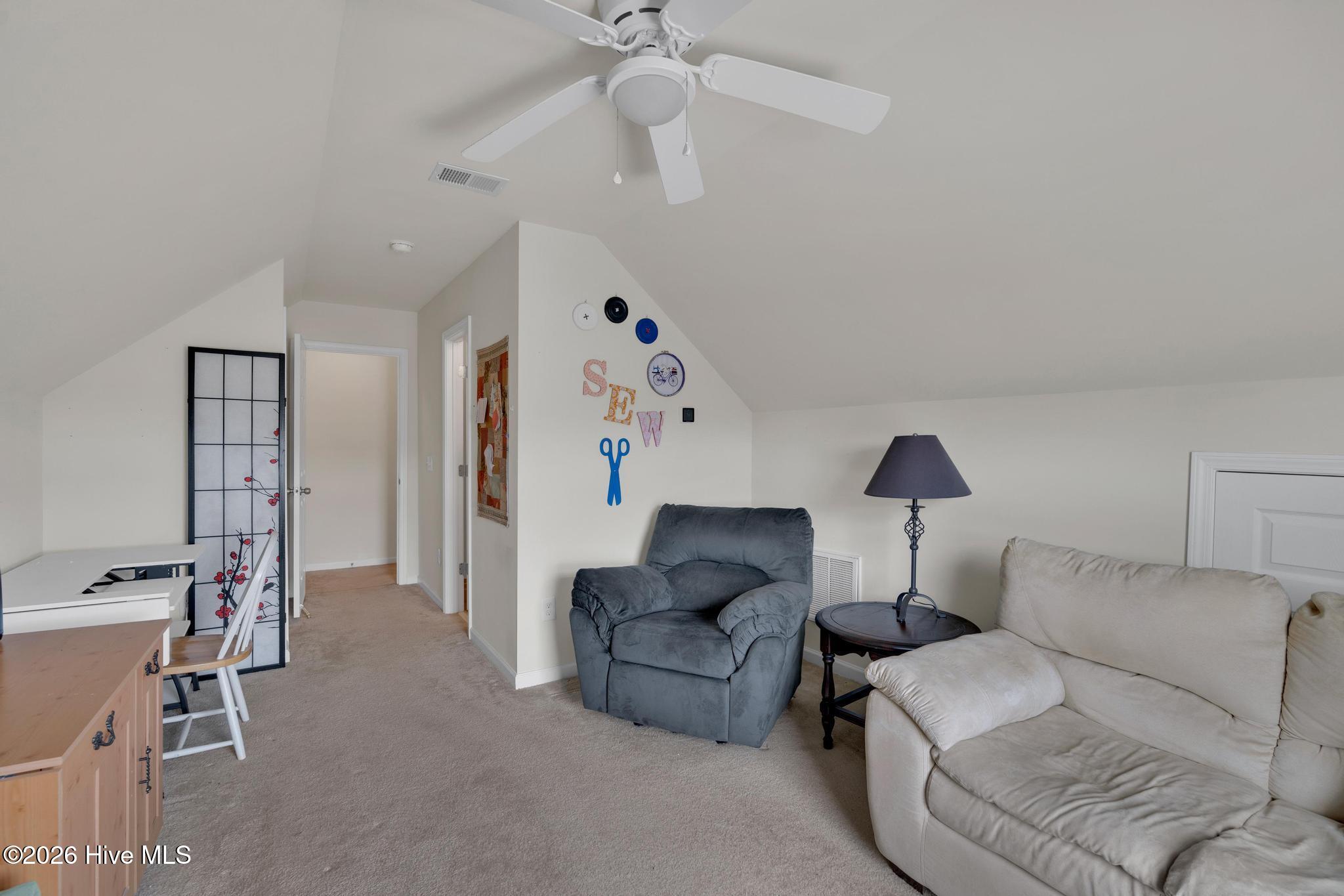 100550349 | Photo 25