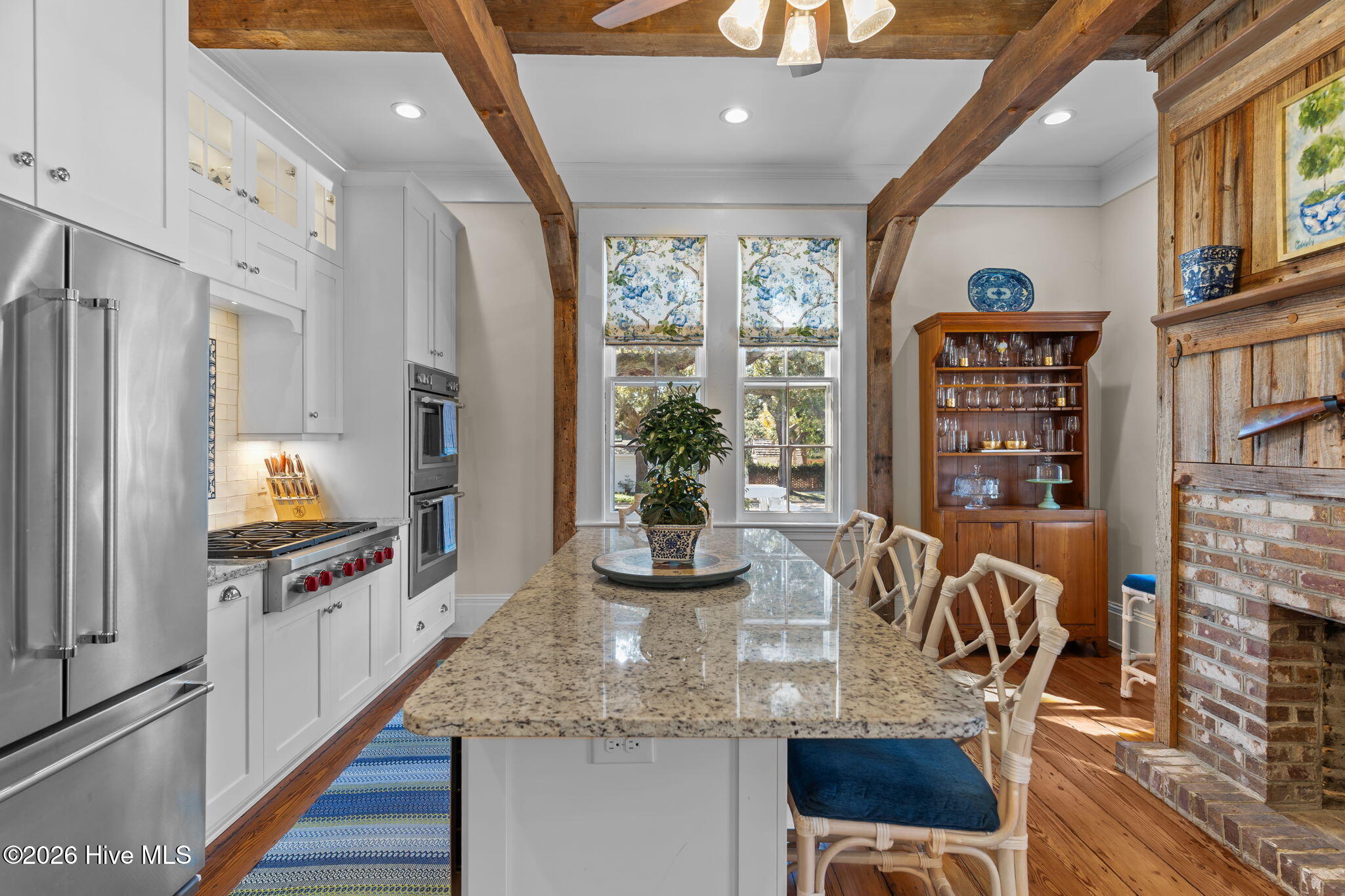 100562122 | Photo 22