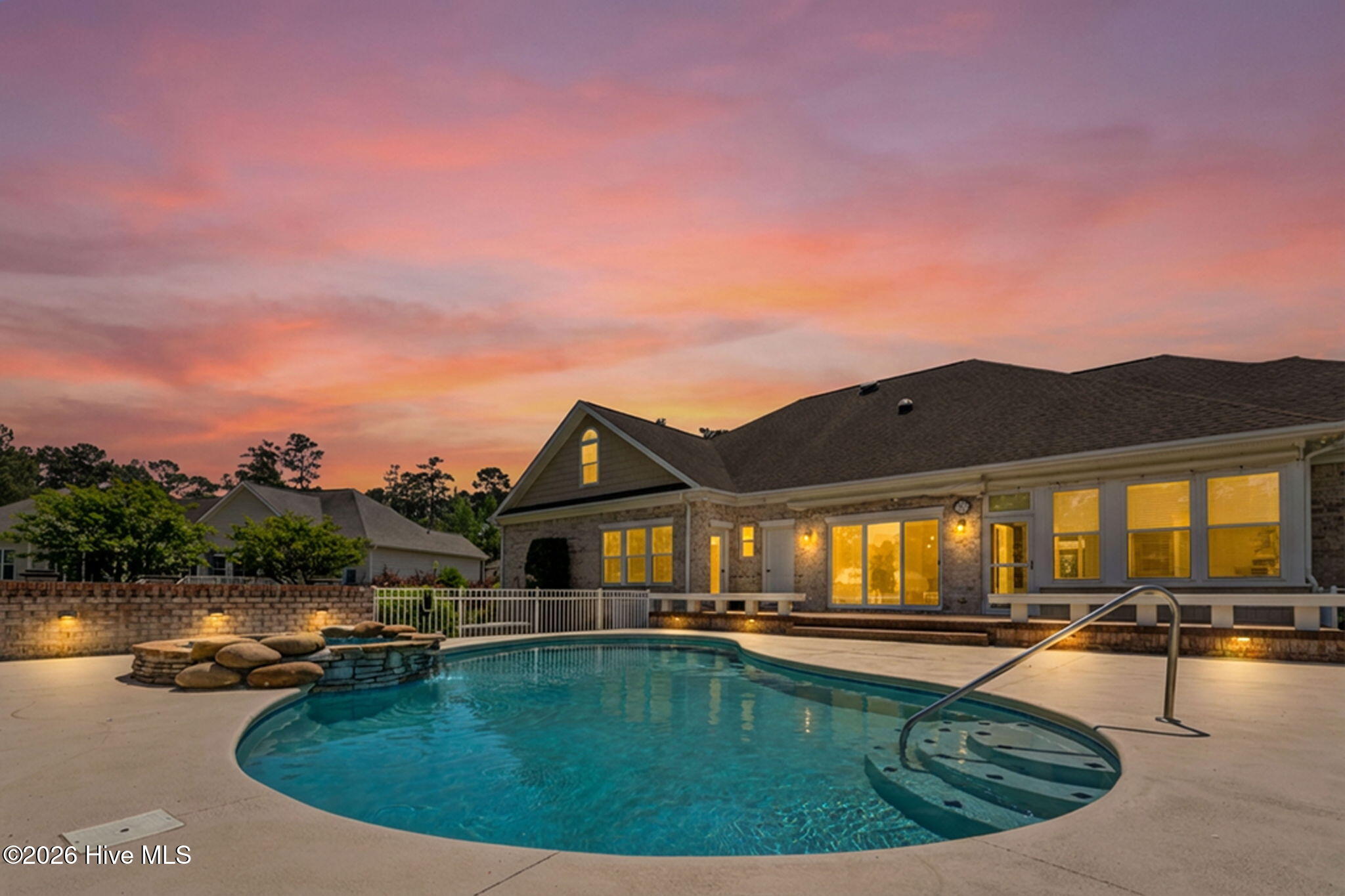 100567537 | Photo 80