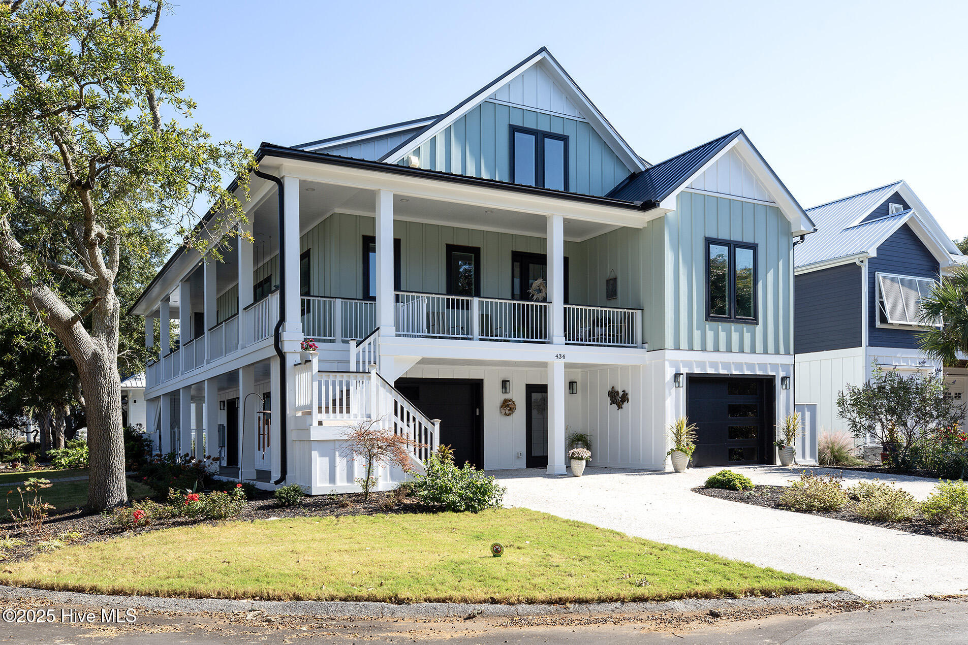 100540813 | Photo 75