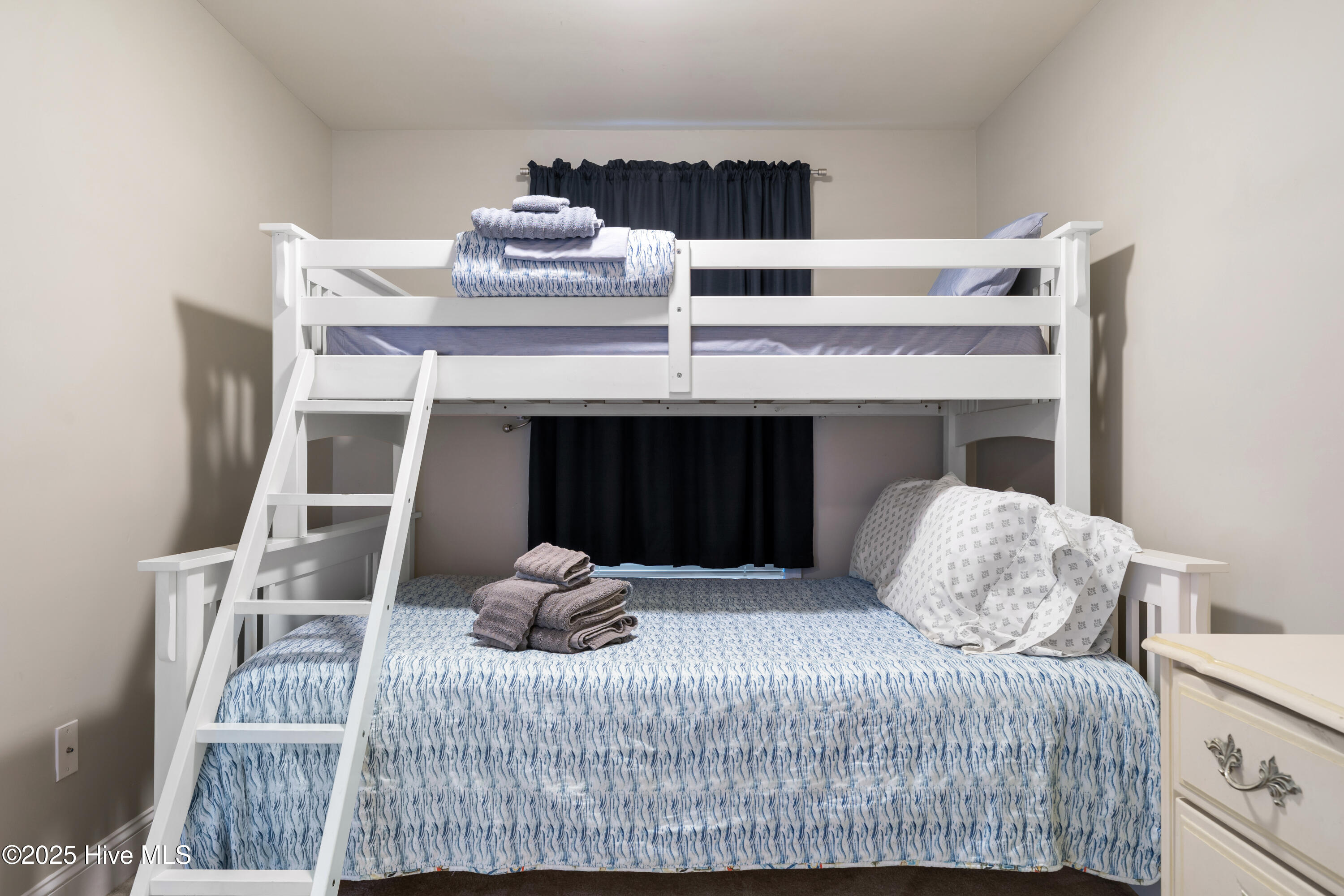 100562977 | Photo 18