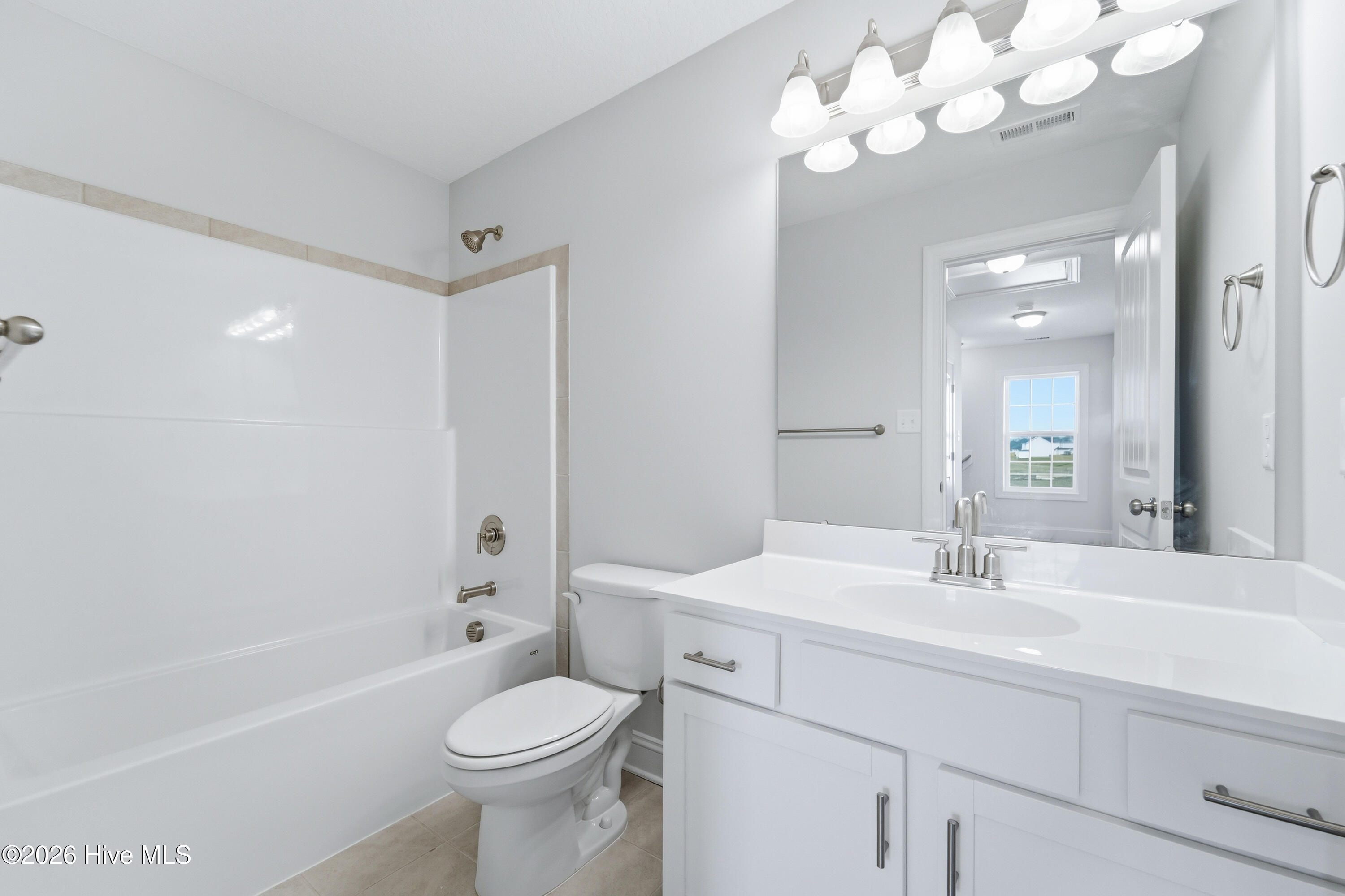 100519868 | Photo 24