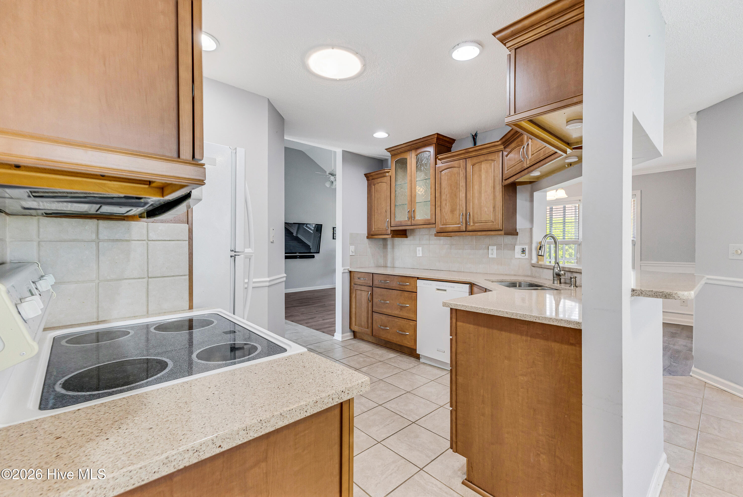 100568217 | Photo 18