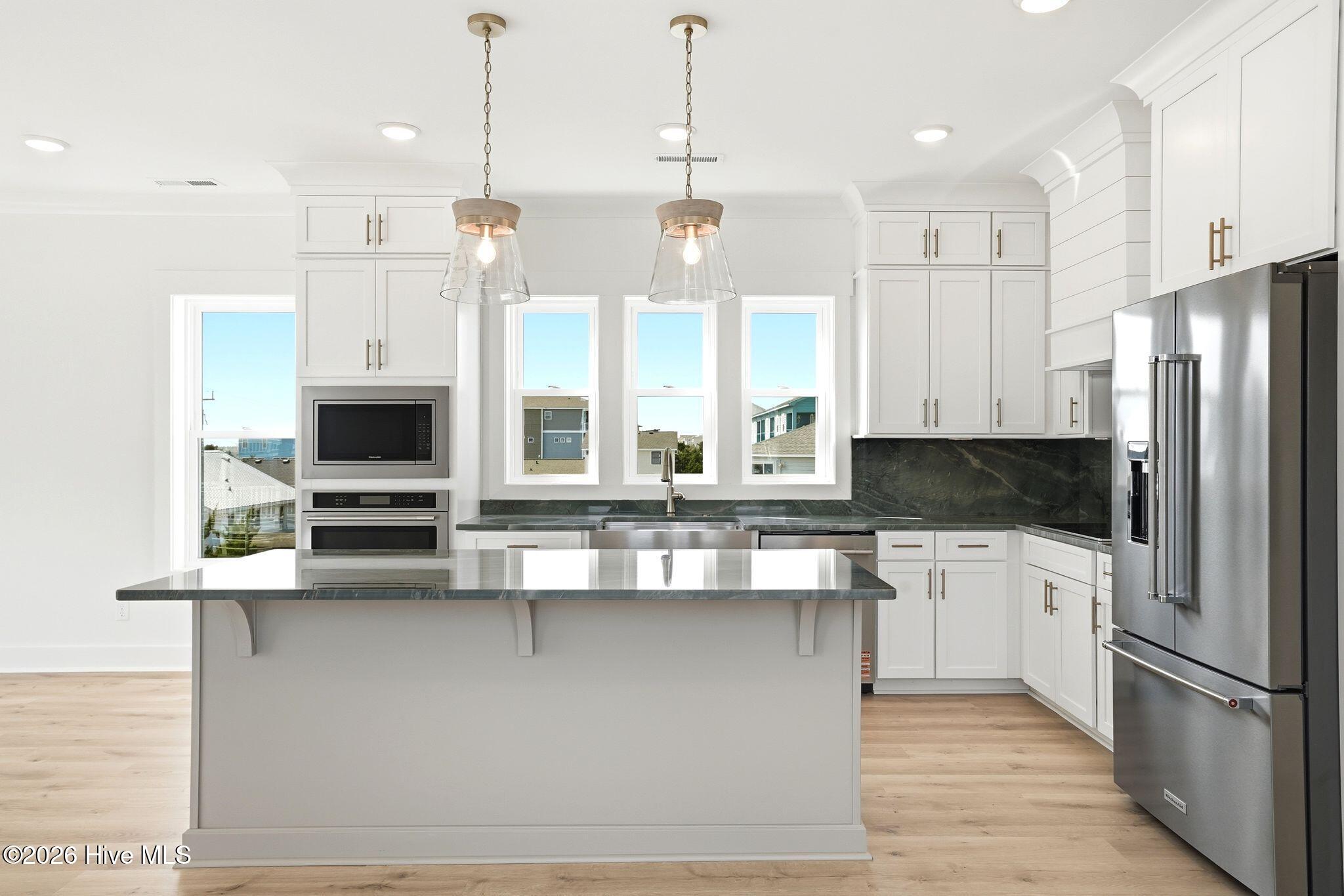 100561284 | Photo 41