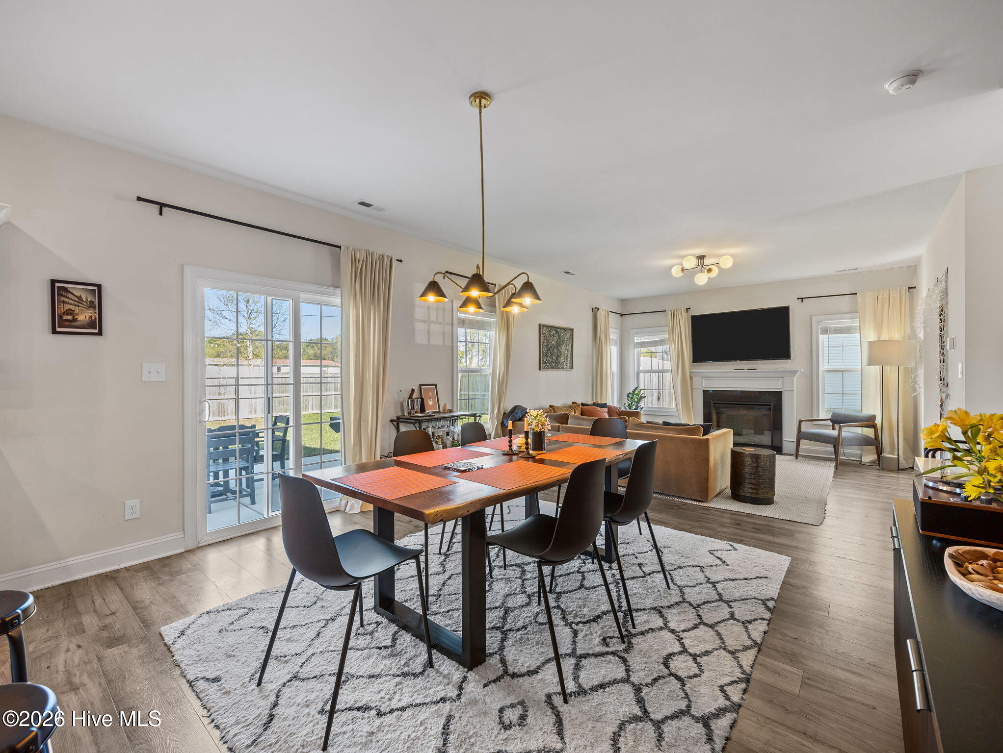 100564865 | Photo 15