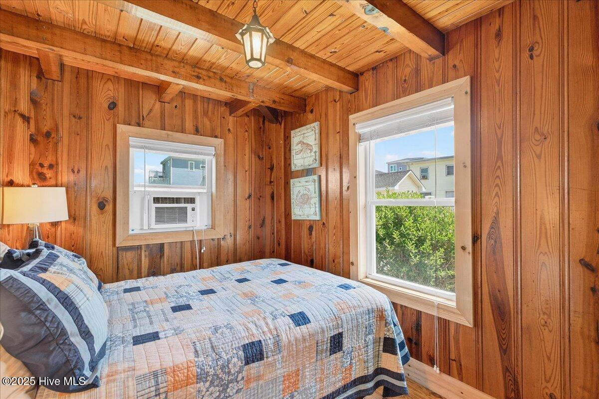 100527780 | Photo 44