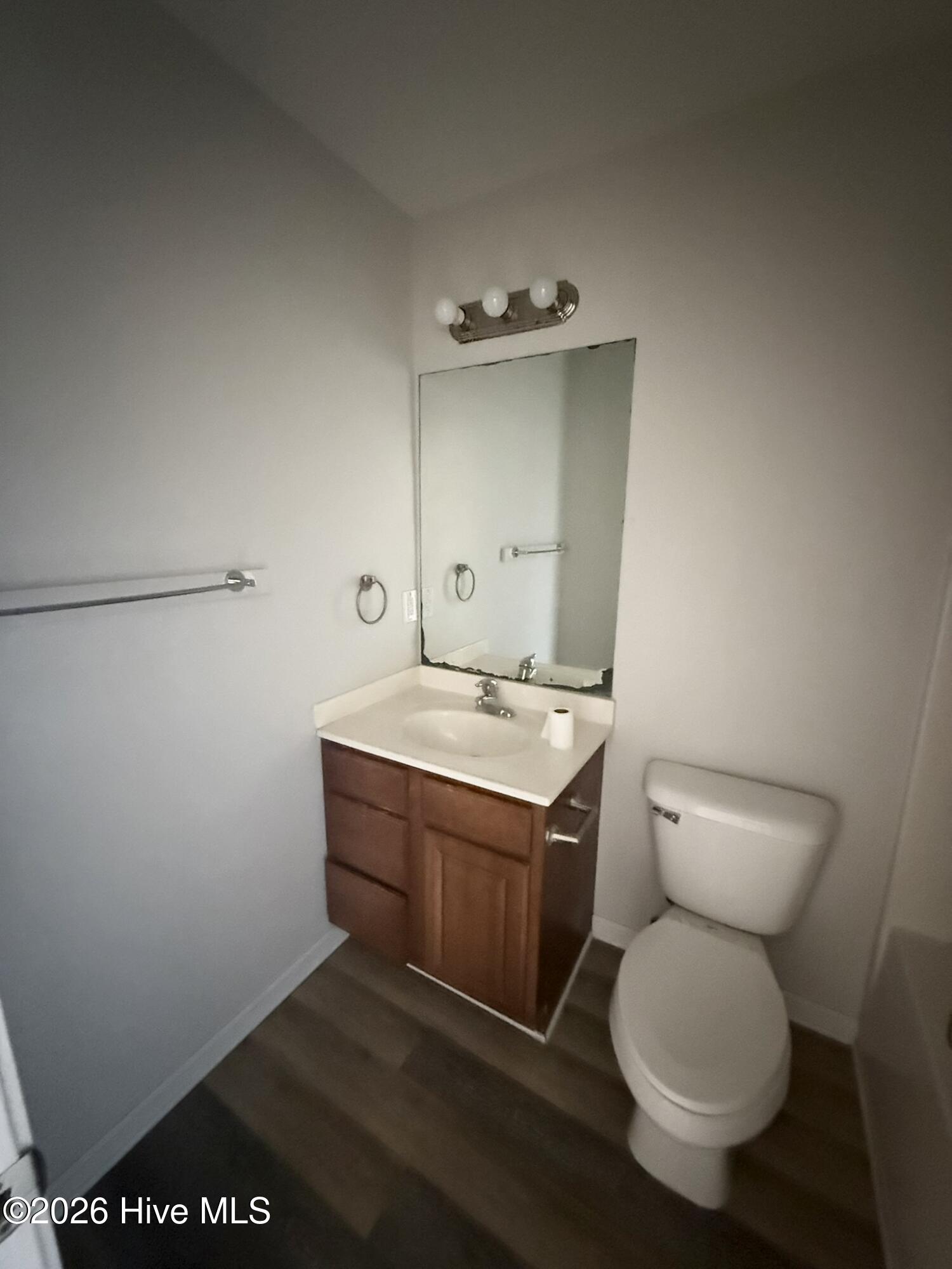 100547385 | Photo 17