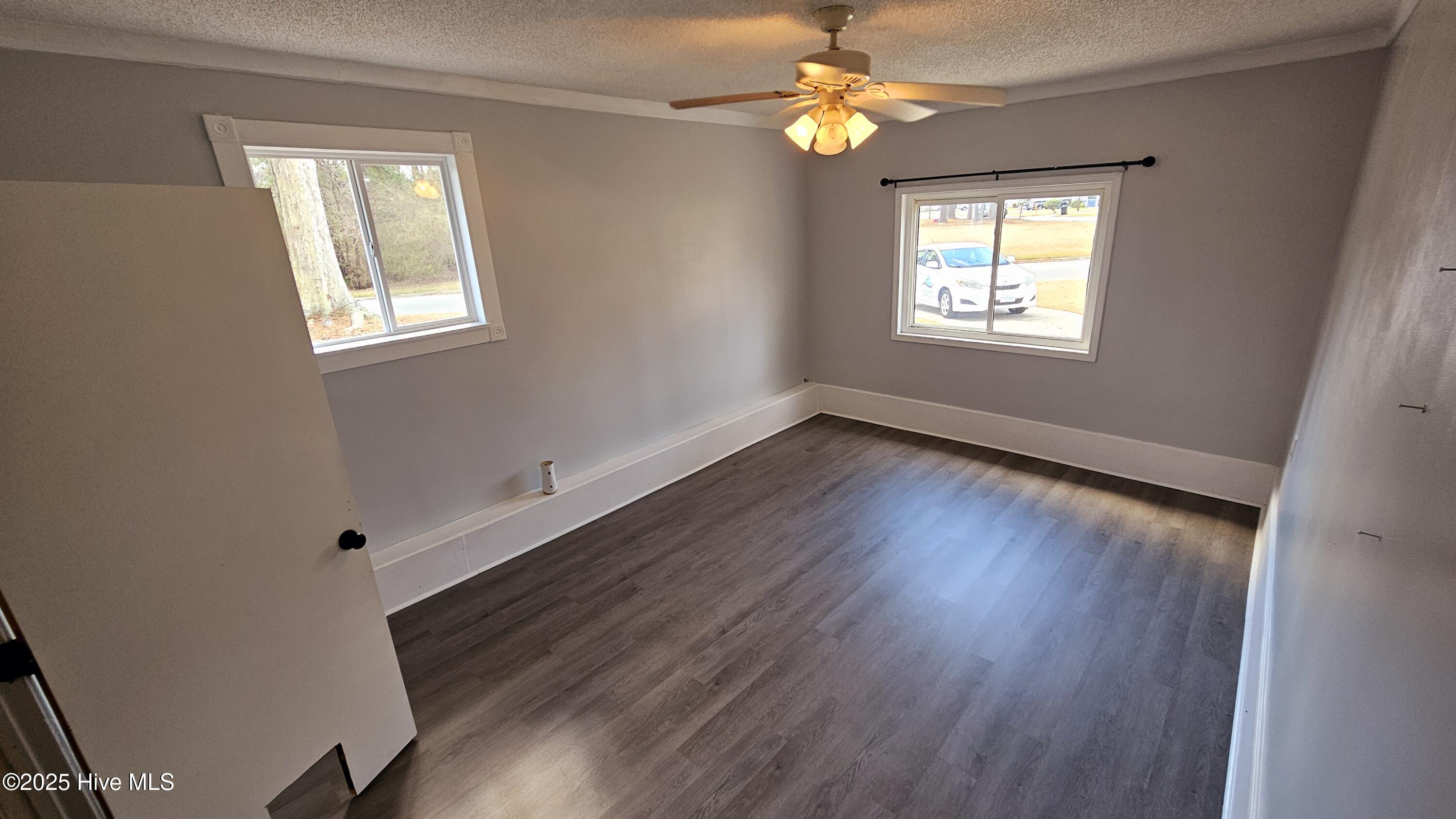 100560840 | Photo 17