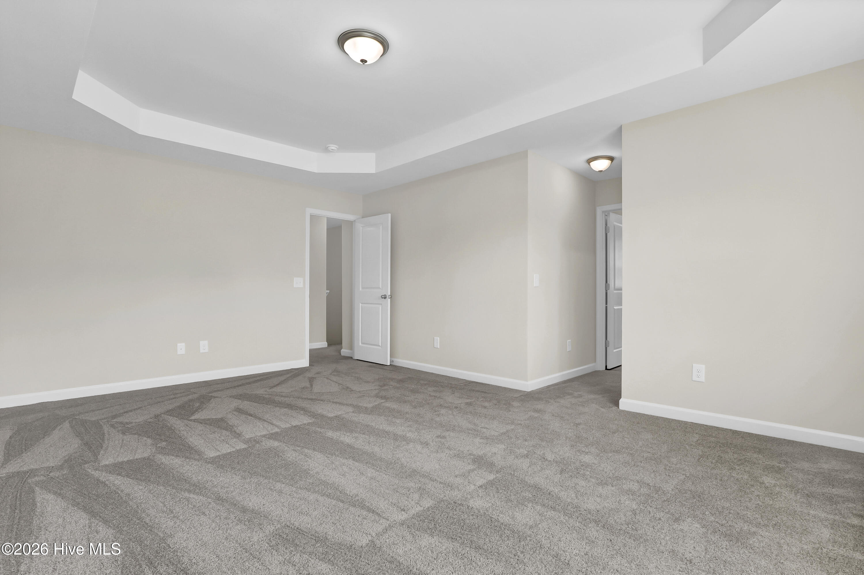 100547745 | Photo 21