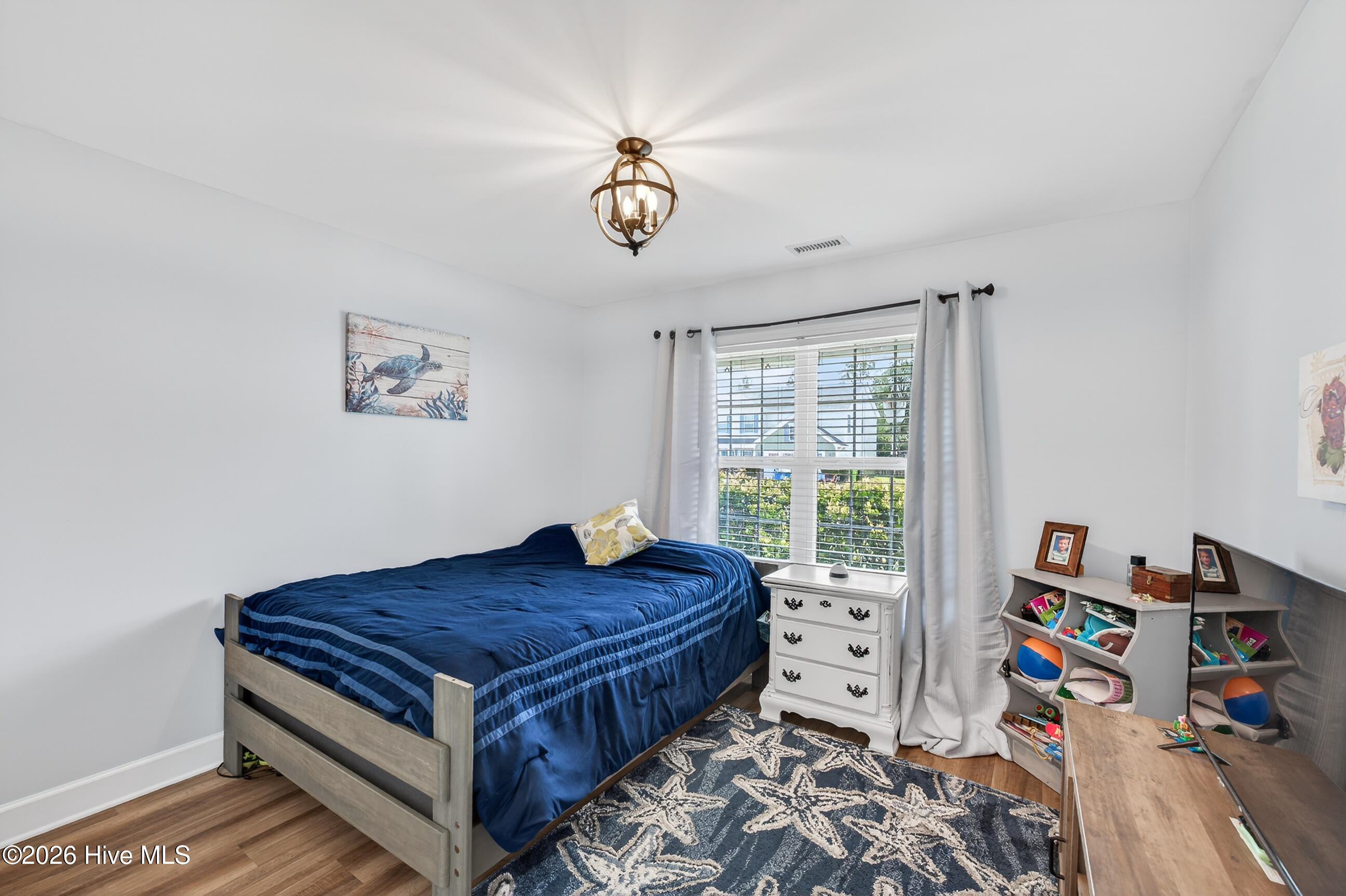 100567019 | Photo 34