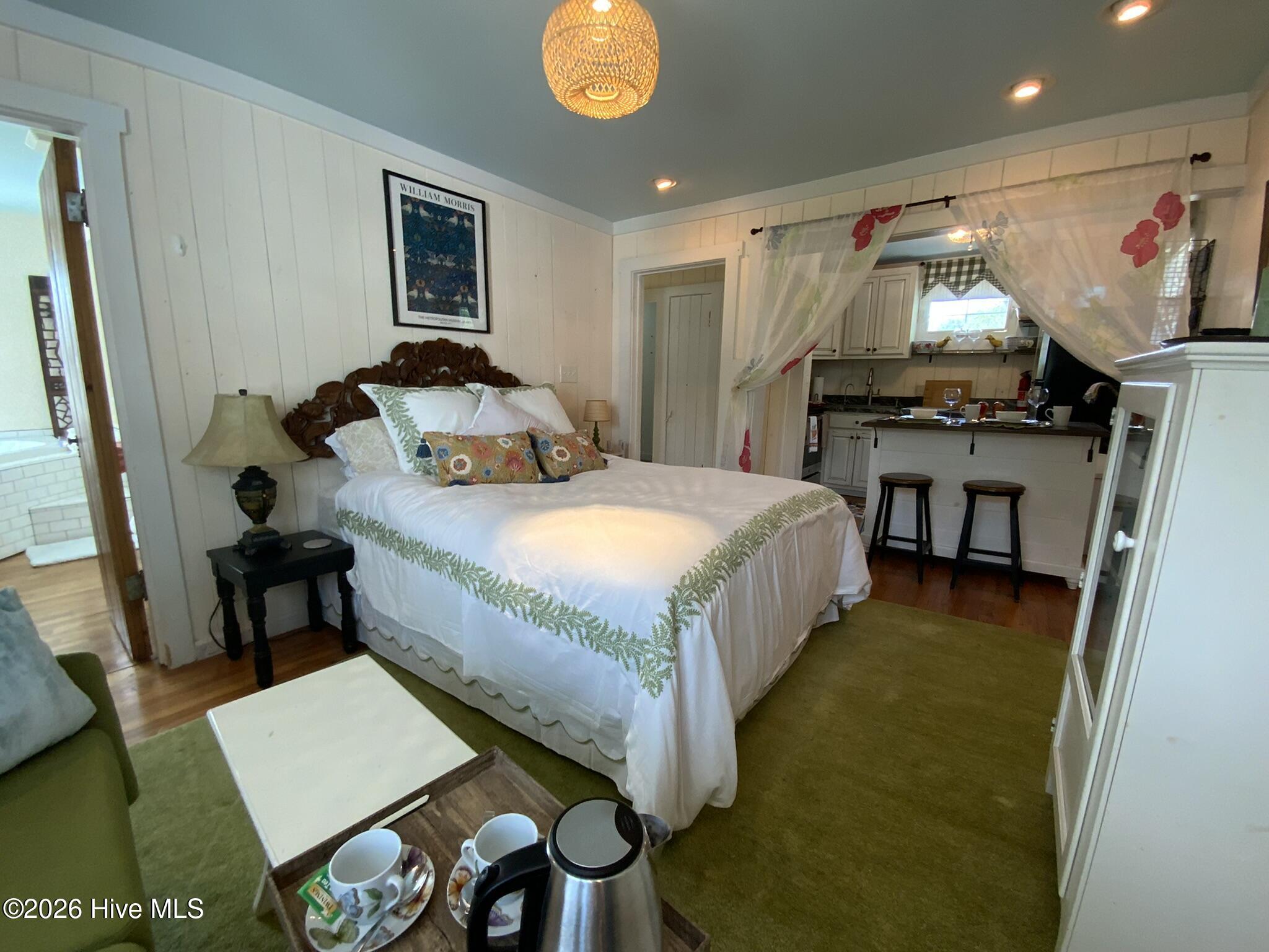 Listing Photo 100594414